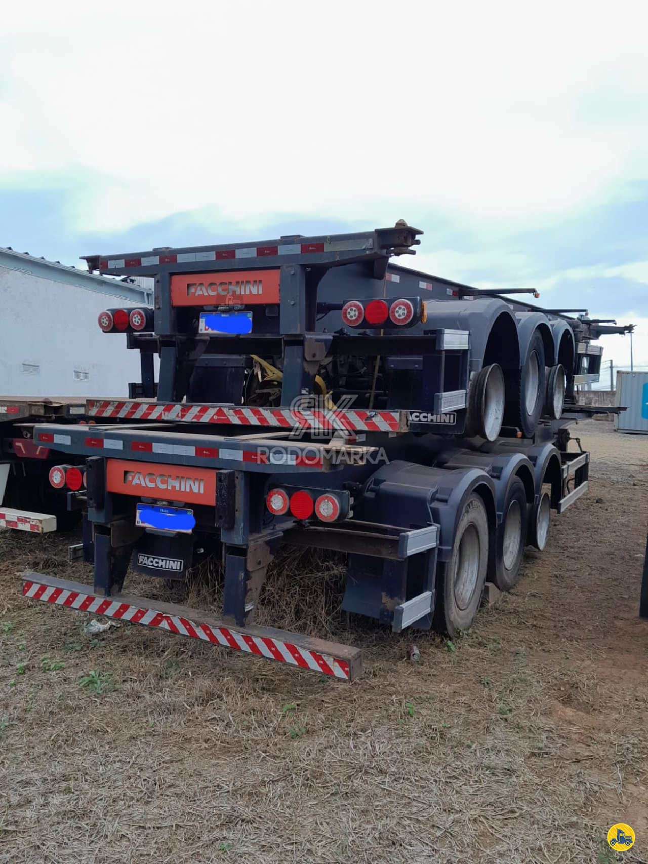 CARRETA SEMI-REBOQUE PORTA-CONTAINER Rodomarka Implementos Rodoviários - Librelato MARINGA PARANÁ PR