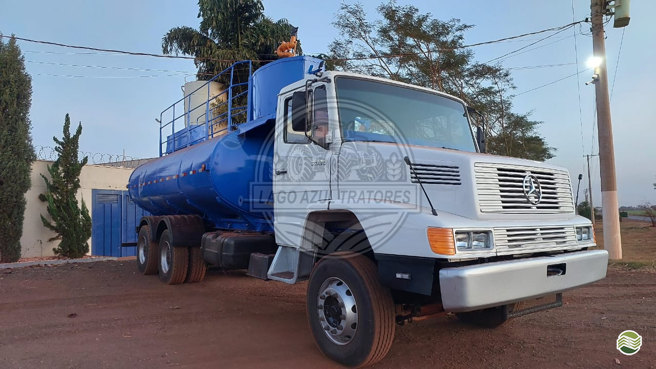 CAMINHAO MERCEDES-BENZ MB 2635 Tanque Pipa Truck 6x4 Lago Azul Tratores MORRO AGUDO SÃO PAULO SP