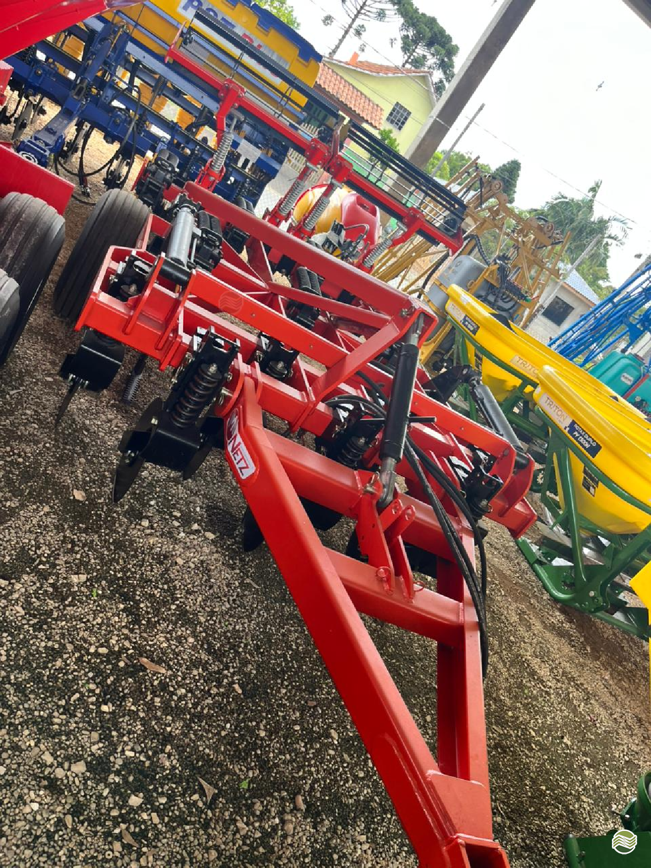 IMPLEMENTOS AGRICOLAS ESCARIFICADOR 7 HASTES DISCO CORTE Implemaq - Implementos e Máquinas Agrícolas PALMEIRA PARANÁ PR