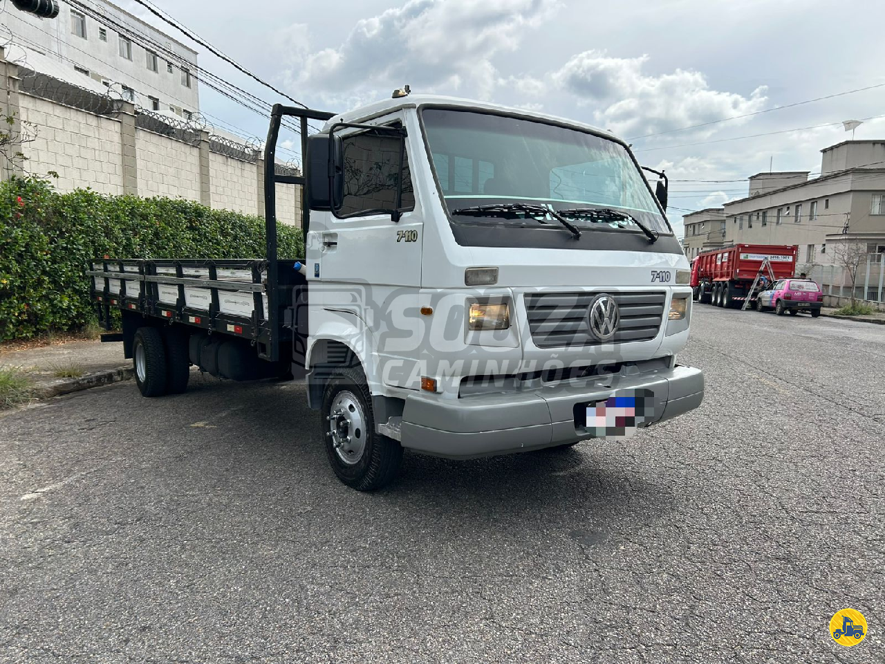 CAMINHAO VOLKSWAGEN VW 7110 Carga Seca 3/4 4x2 Souza Caminhões MG CONTAGEM MINAS GERAIS MG