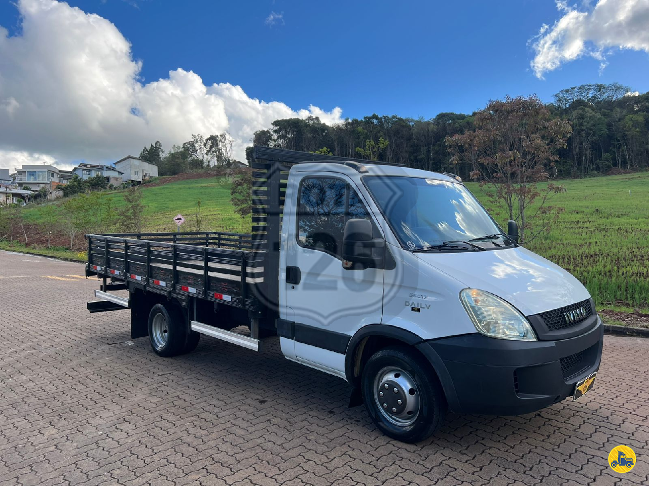 CAMINHAO IVECO DAILY 55c17 Carga Seca 3/4 4x2 Rota 126 Caminhões SANANDUVA RIO GRANDE DO SUL RS