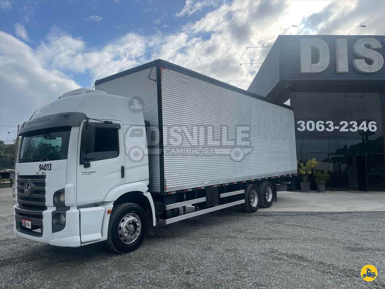 CAMINHAO VOLKSWAGEN VW 24280 Baú Furgão Truck 6x2 Disville Caminhões ARAQUARI SANTA CATARINA SC