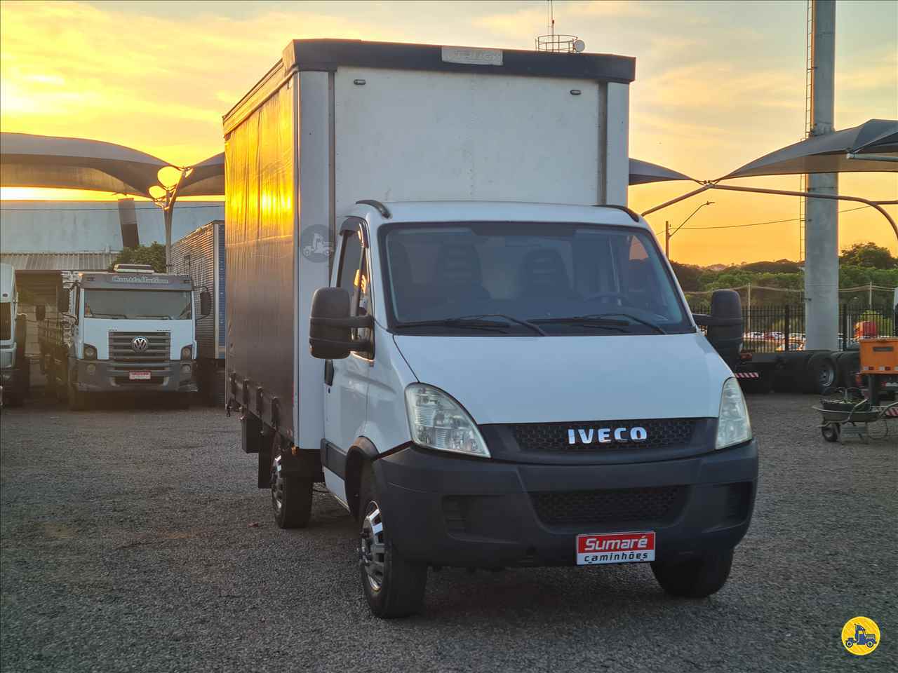 CAMINHAO IVECO DAILY 35s14 Baú Sider 3/4 4x2 Sumaré Caminhões SUMARE SÃO PAULO SP