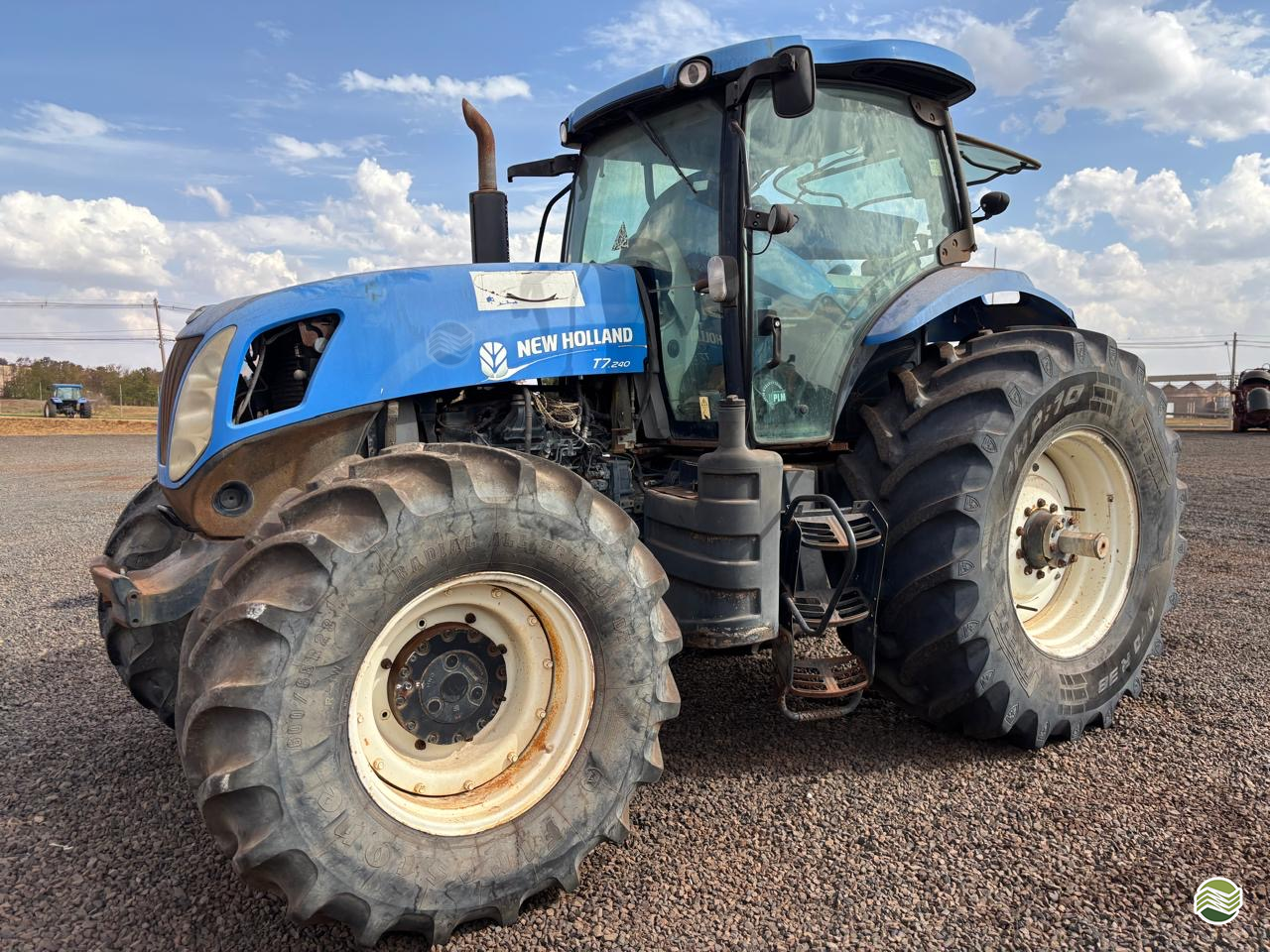 TRATOR NEW HOLLAND NEW T7 240 Tração 4x4 MC Agrícola ITUMBIARA GOIAS GO