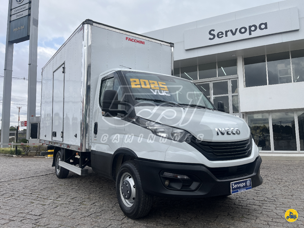 CAMINHAO IVECO DAILY 35-160 Baú Furgão 3/4 4x2 5001 Caminhões - Curitiba CURITIBA PARANÁ PR