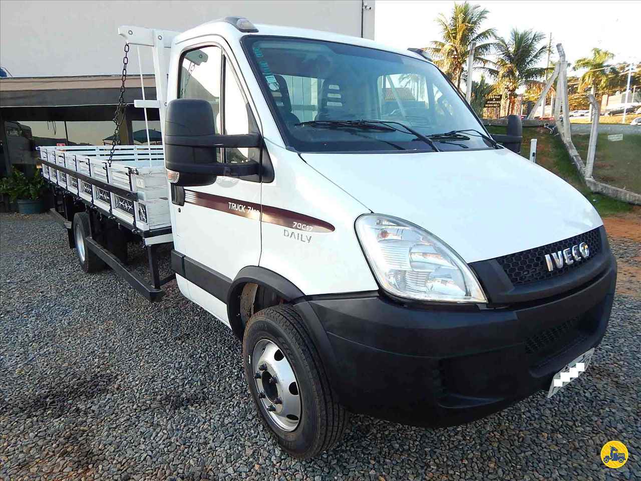 CAMINHAO IVECO DAILY 70c17 Carga Seca 3/4 4x2 Guirro Automóveis Multimarcas SAO JOSE DO RIO PARDO SÃO PAULO SP