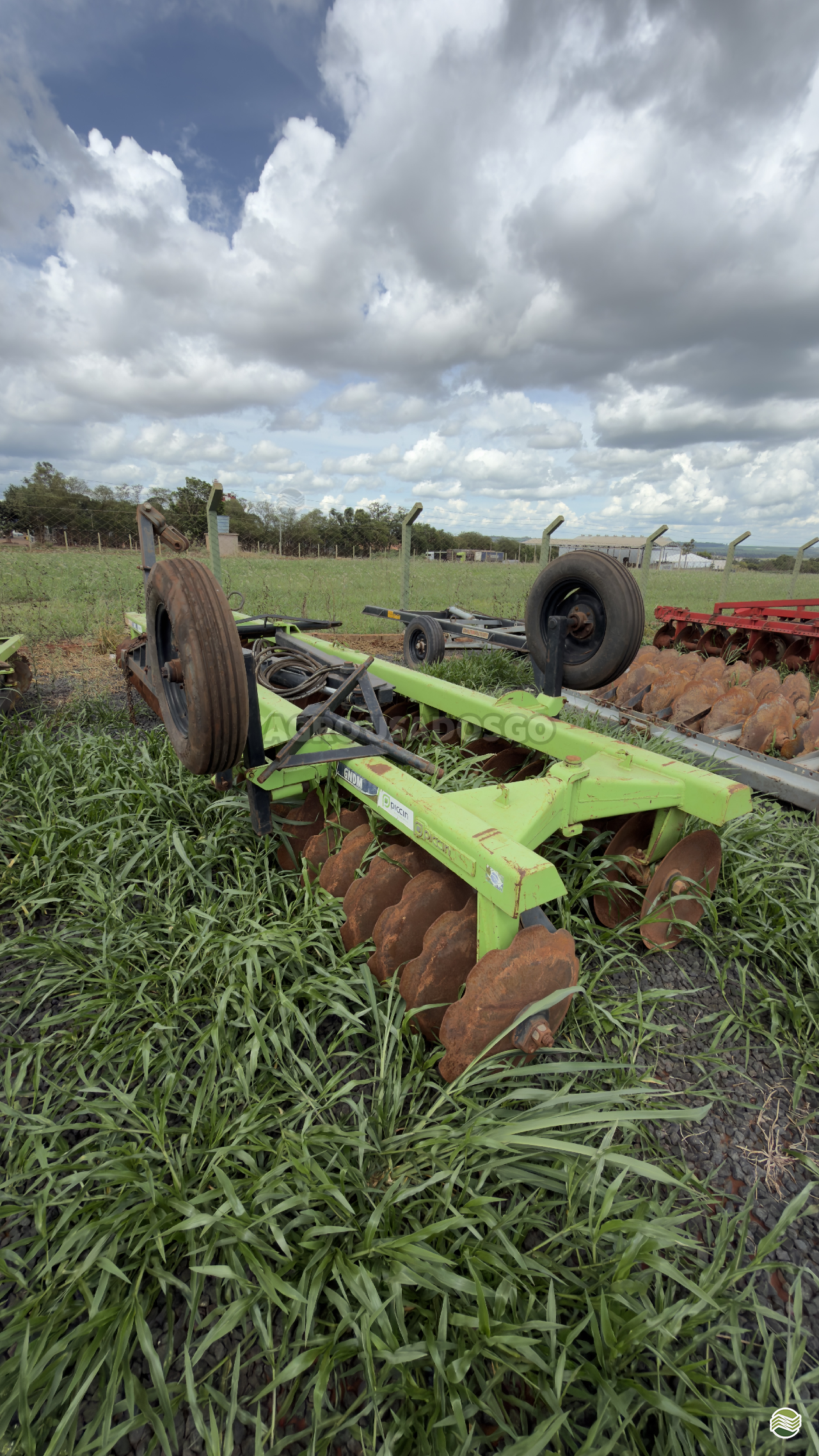 IMPLEMENTOS AGRICOLAS GRADE NIVELADORA NIVELADORA 64 DISCOS Agro Usados Goiás RIO VERDE GOIAS GO