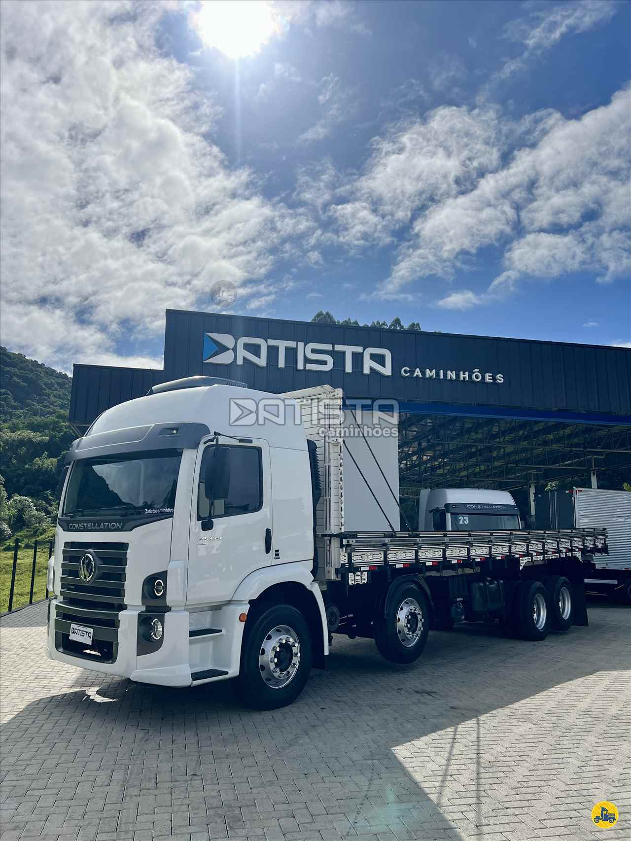 CAMINHAO VOLKSWAGEN VW 30320 Grade Baixa BiTruck 8x2 Batista Caminhões PALHOCA SANTA CATARINA SC