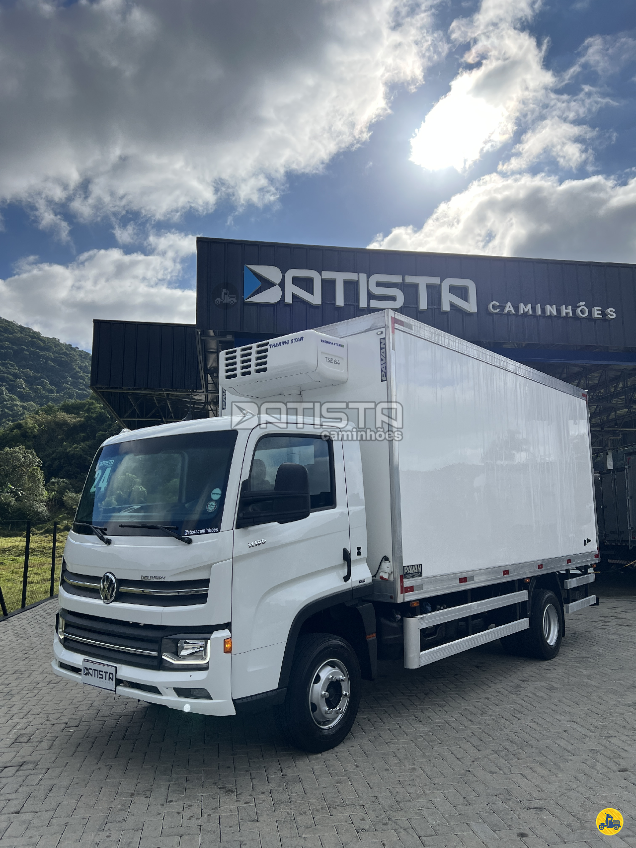 CAMINHAO VOLKSWAGEN VW 11180 Baú Frigorífico 3/4 4x2 Batista Caminhões PALHOCA SANTA CATARINA SC