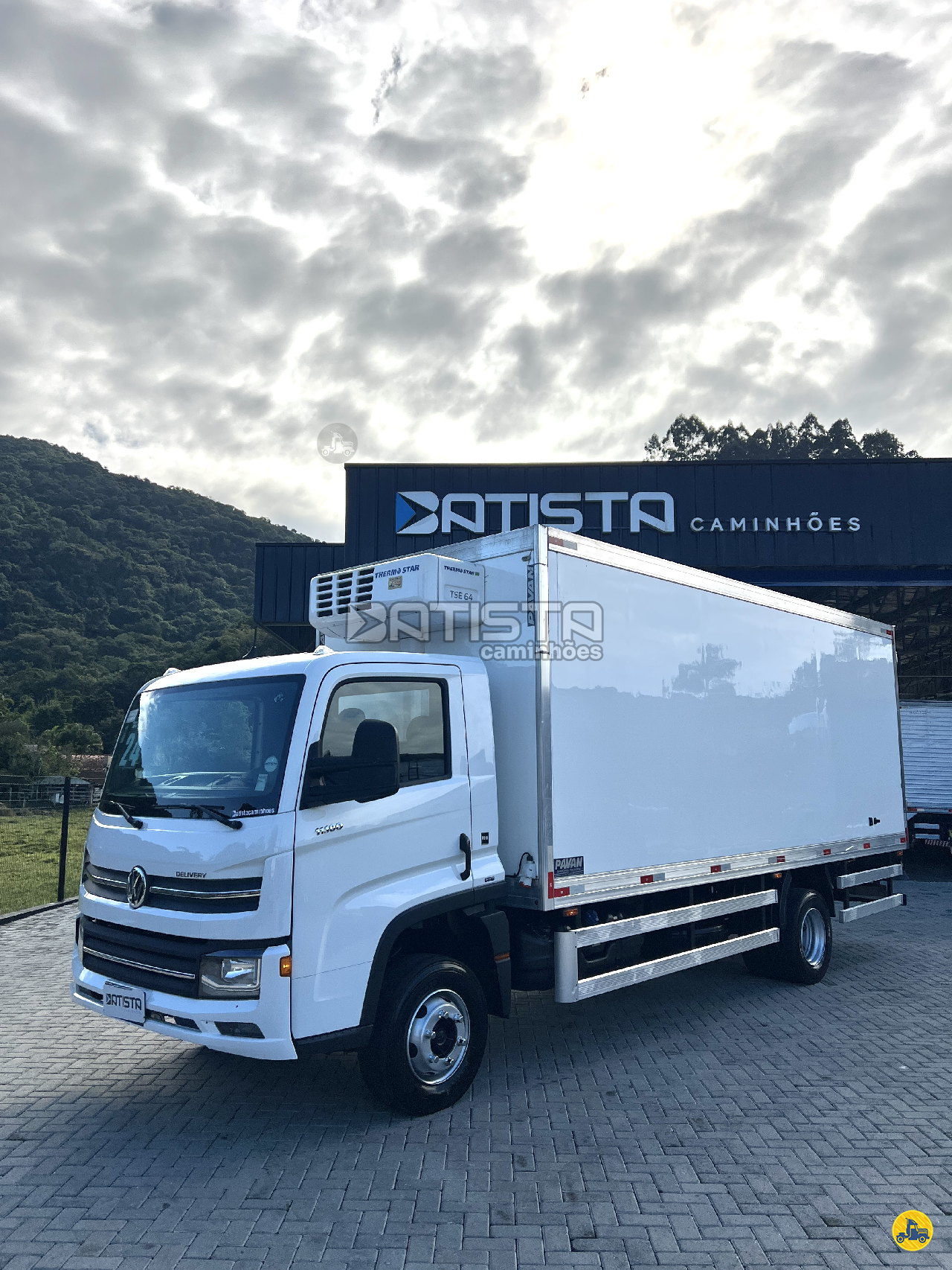 CAMINHAO VOLKSWAGEN VW 11180 Baú Frigorífico 3/4 4x2 Batista Caminhões PALHOCA SANTA CATARINA SC