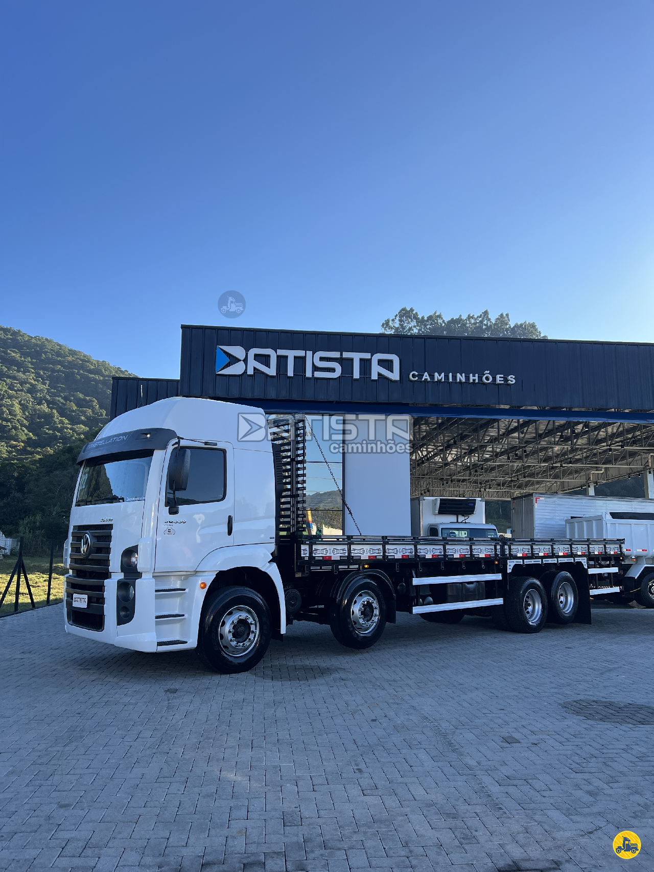 CAMINHAO VOLKSWAGEN VW 30330 Grade Baixa BiTruck 8x2 Batista Caminhões PALHOCA SANTA CATARINA SC