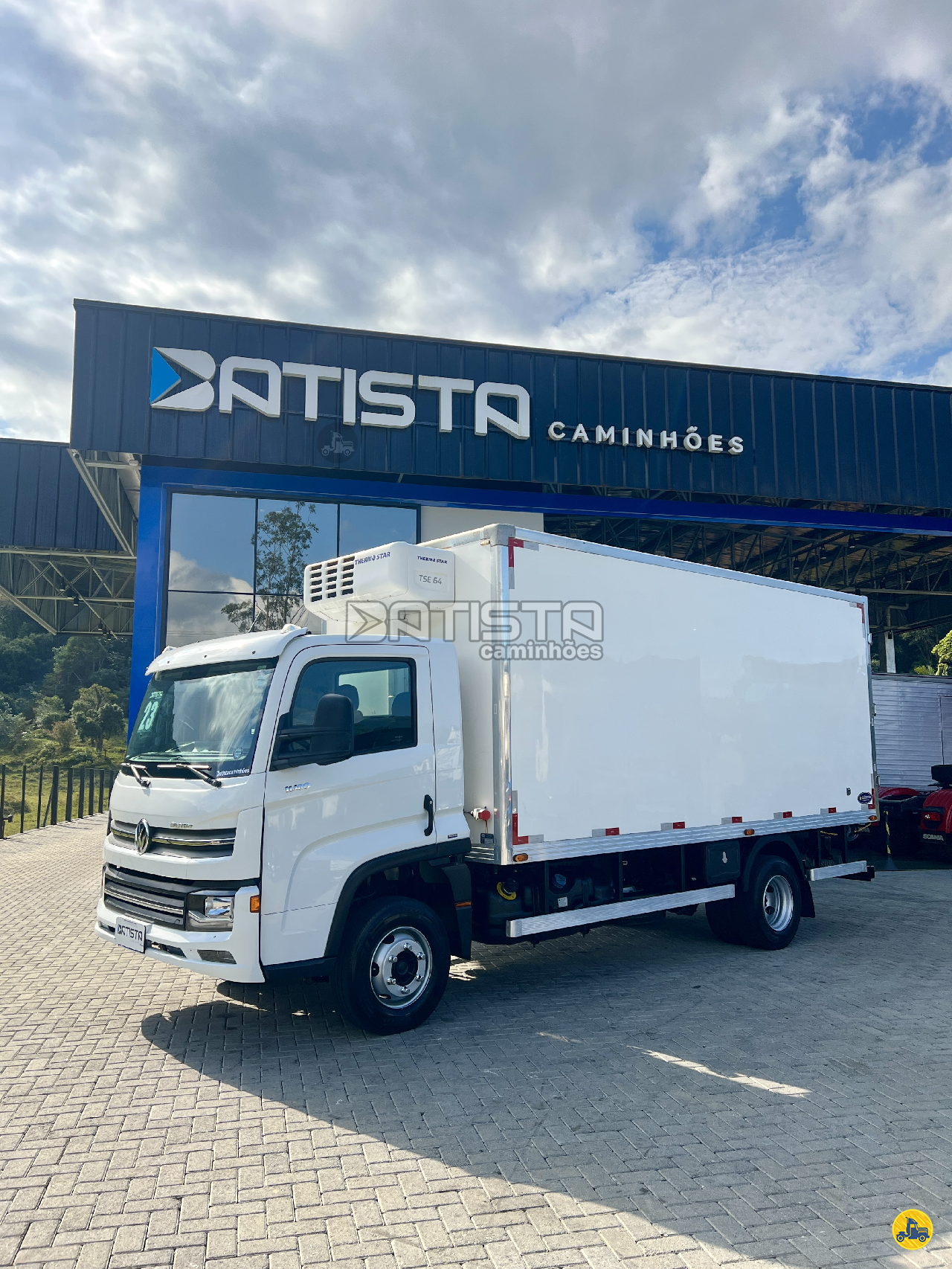 CAMINHAO VOLKSWAGEN VW 11180 Baú Frigorífico 3/4 4x2 Batista Caminhões PALHOCA SANTA CATARINA SC