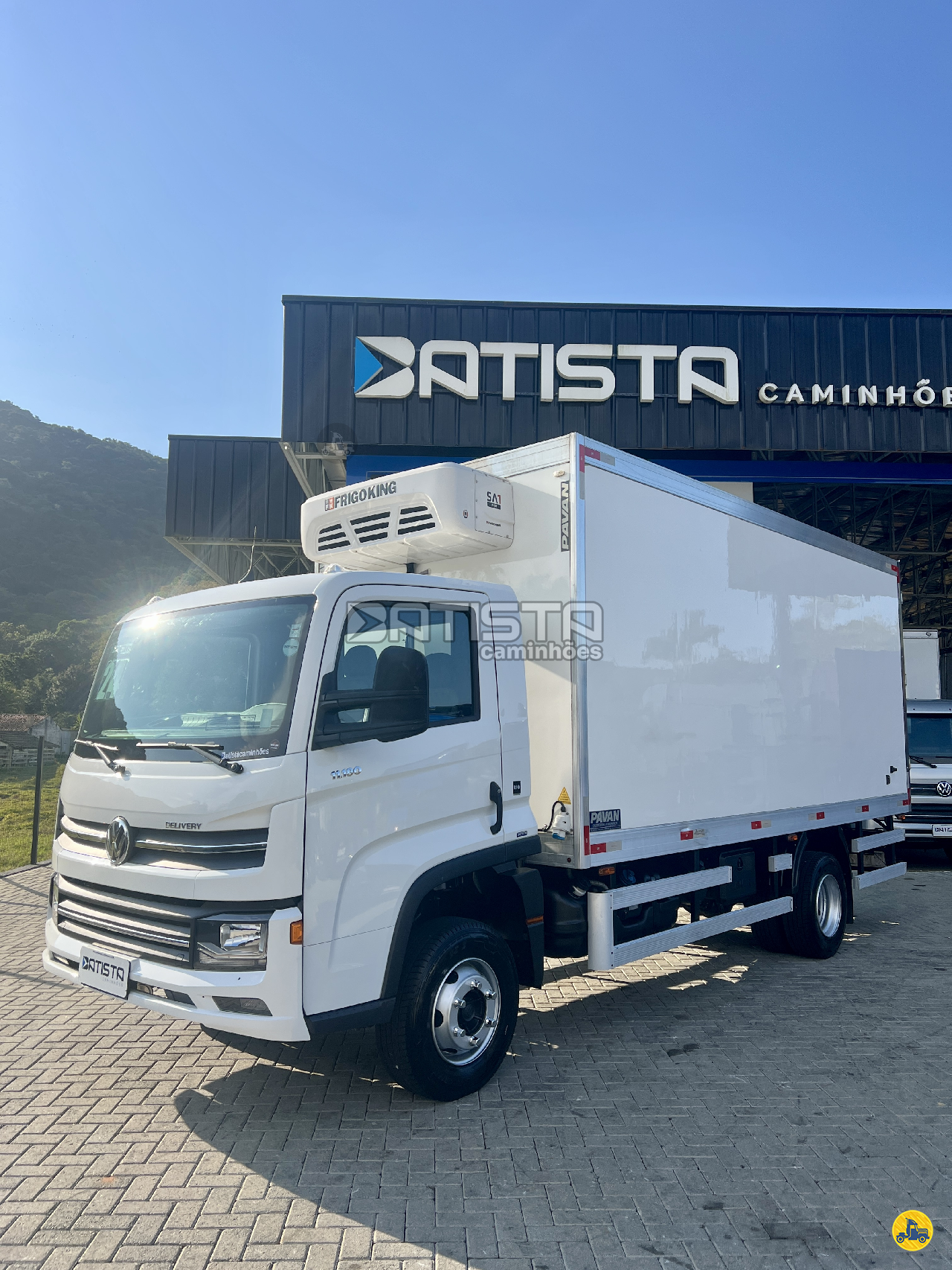CAMINHAO VOLKSWAGEN VW 11180 Baú Frigorífico 3/4 4x2 Batista Caminhões PALHOCA SANTA CATARINA SC