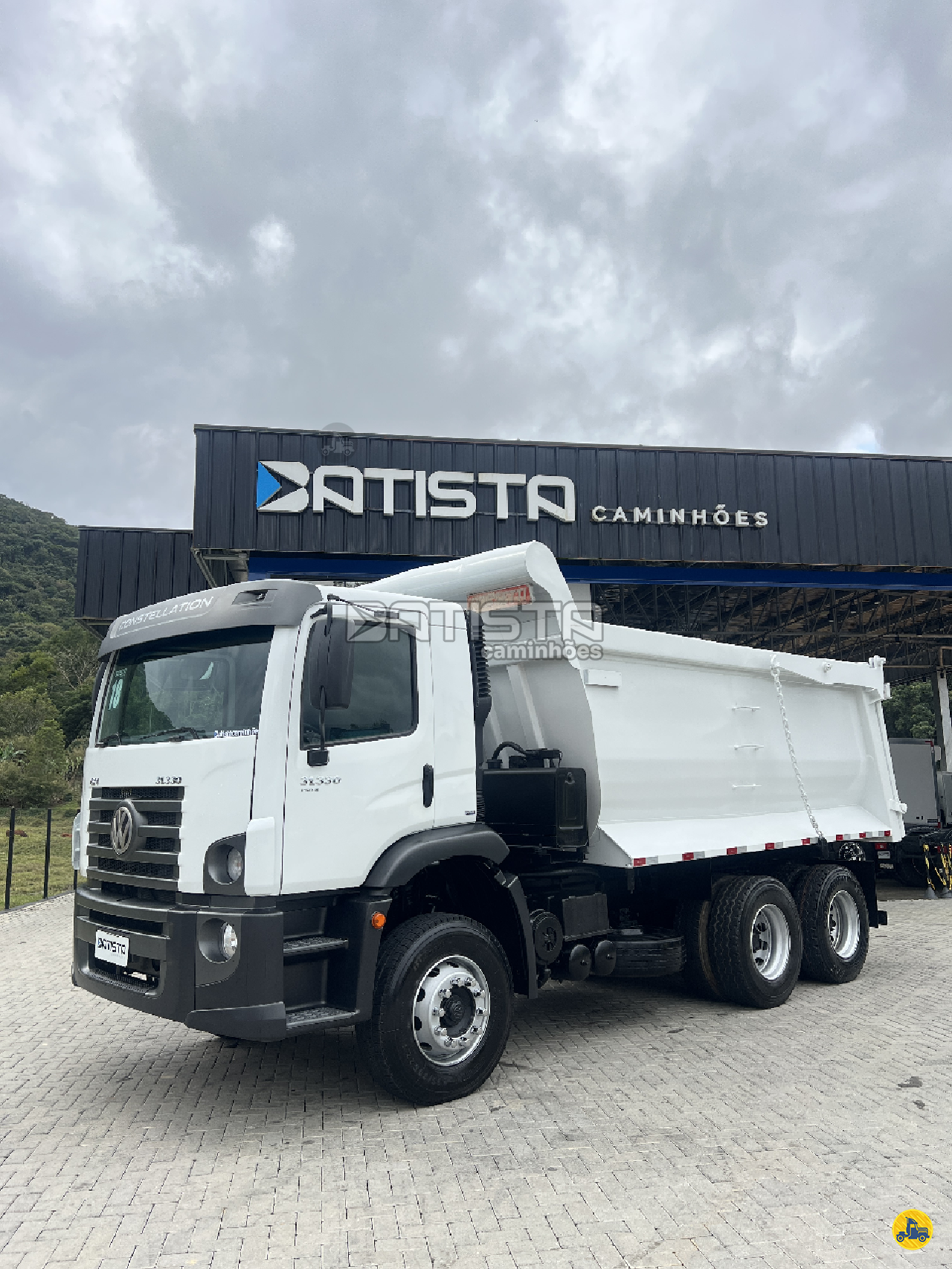 CAMINHAO VOLKSWAGEN VW 31330 Caçamba Basculante Truck 6x4 Batista Caminhões PALHOCA SANTA CATARINA SC