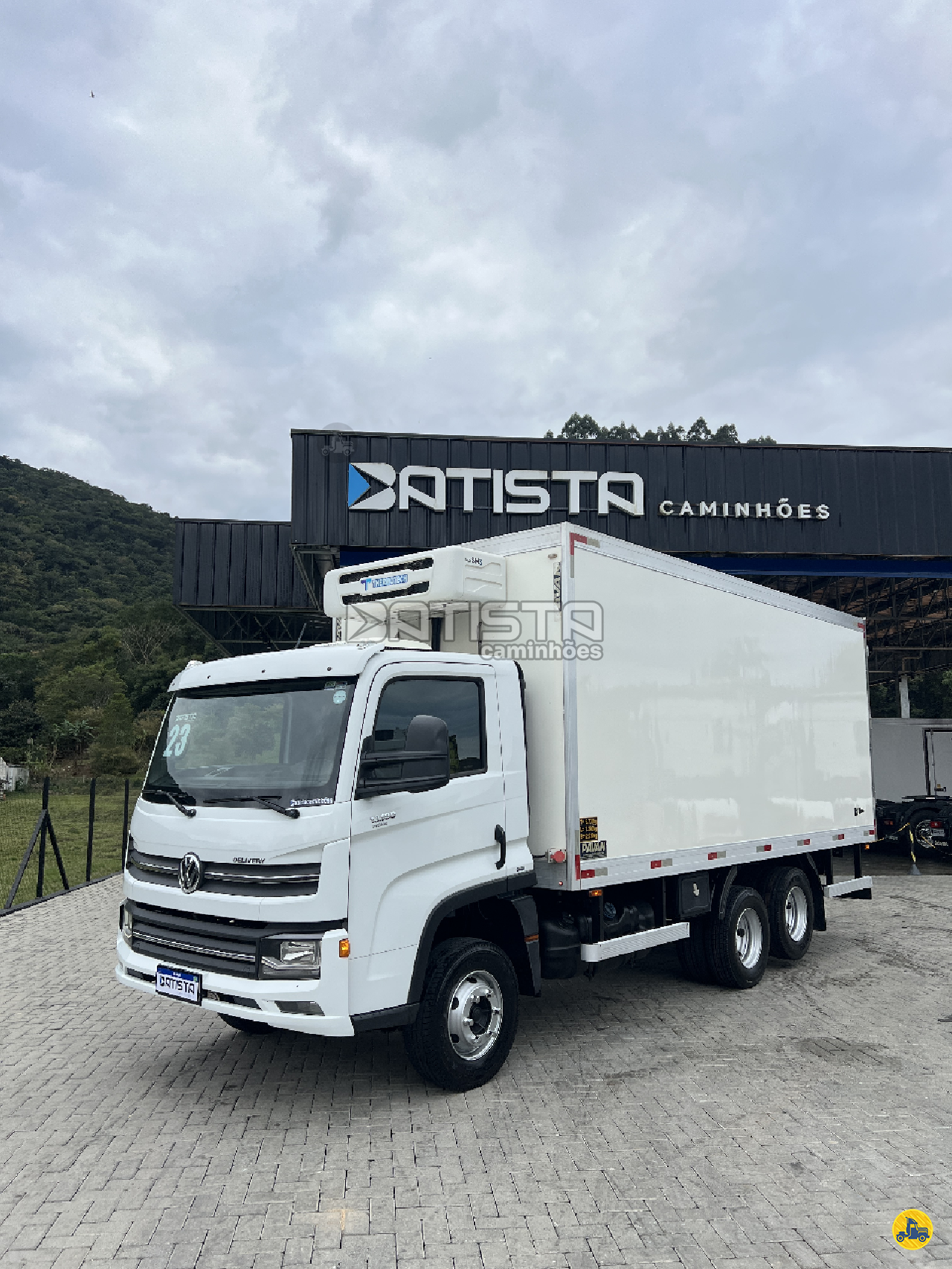 CAMINHAO VOLKSWAGEN VW 13180 Baú Frigorífico 3/4 6x2 Batista Caminhões PALHOCA SANTA CATARINA SC