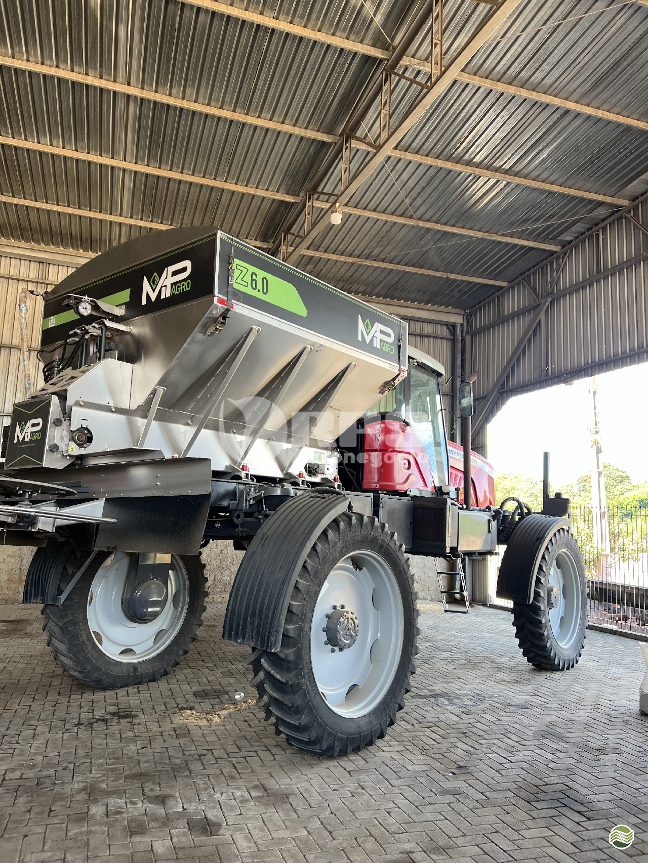 DISTRIBUIDOR AUTOPROPELIDO MP AGRO MP AGRO Z6.0 RPS Agronegócios CARAMBEI PARANÁ PR