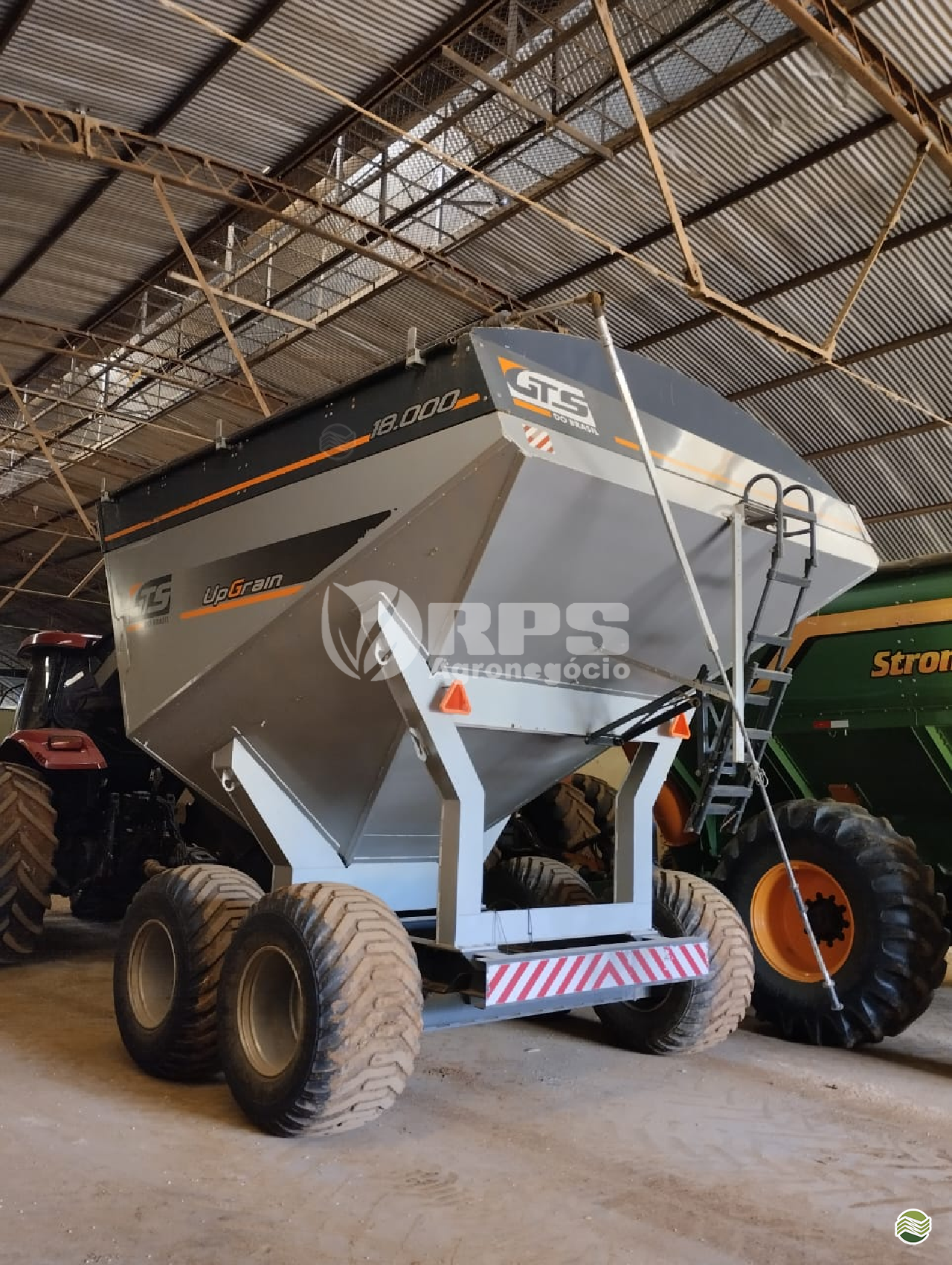 IMPLEMENTOS AGRICOLAS CARRETA BAZUKA GRANELEIRA 18000 RPS Agronegócios CARAMBEI PARANÁ PR
