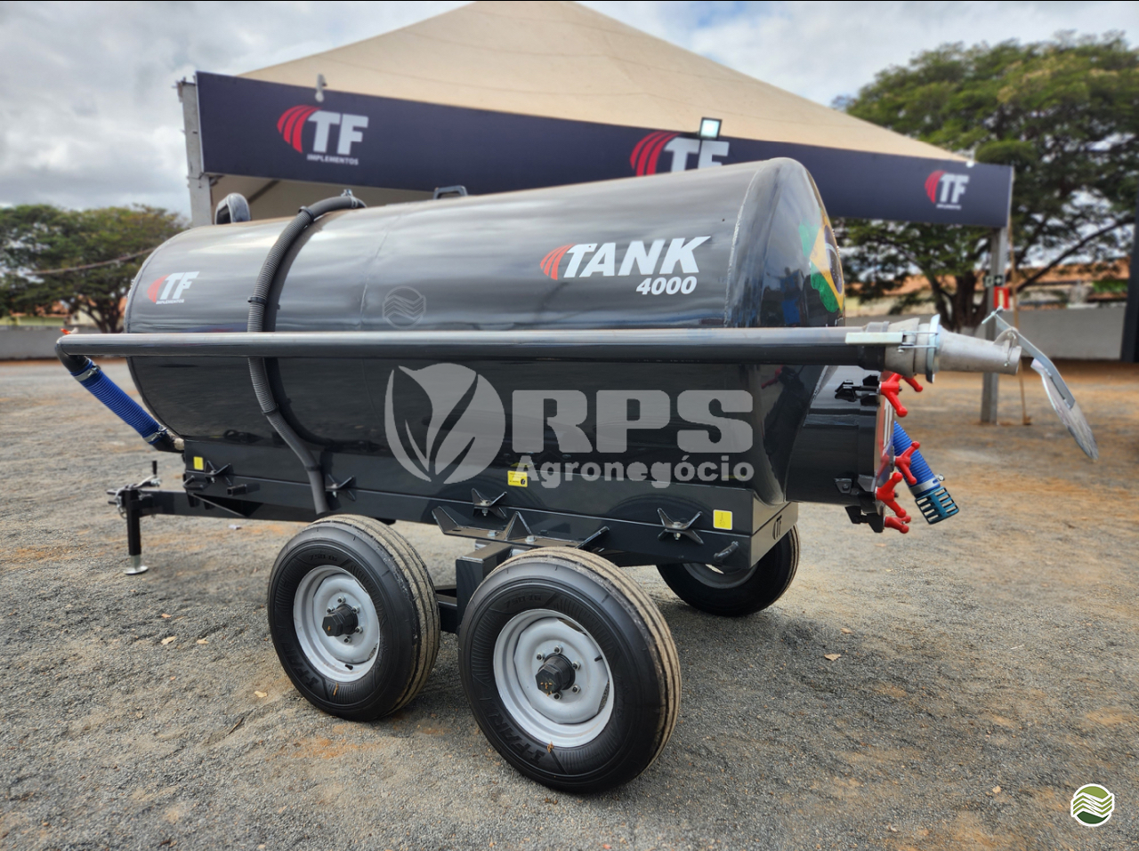IMPLEMENTOS AGRICOLAS DISTRIBUIDOR TANQUE DISTRIBUIDOR RPS Agronegócios CARAMBEI PARANÁ PR