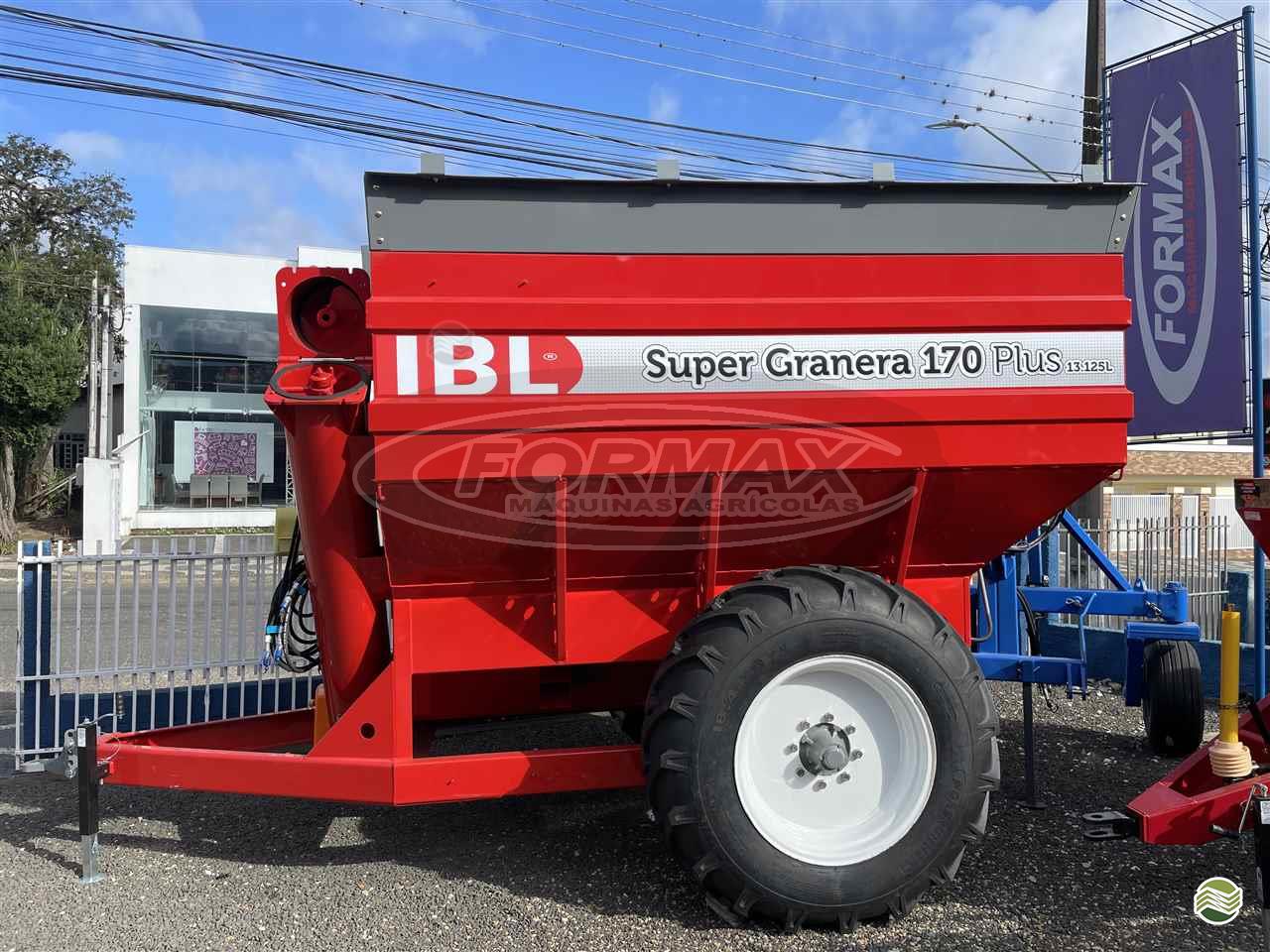 IMPLEMENTOS AGRICOLAS CARRETA BAZUKA GRANELEIRA 13000 Formax Máquinas Agrícolas PALMEIRA PARANÁ PR