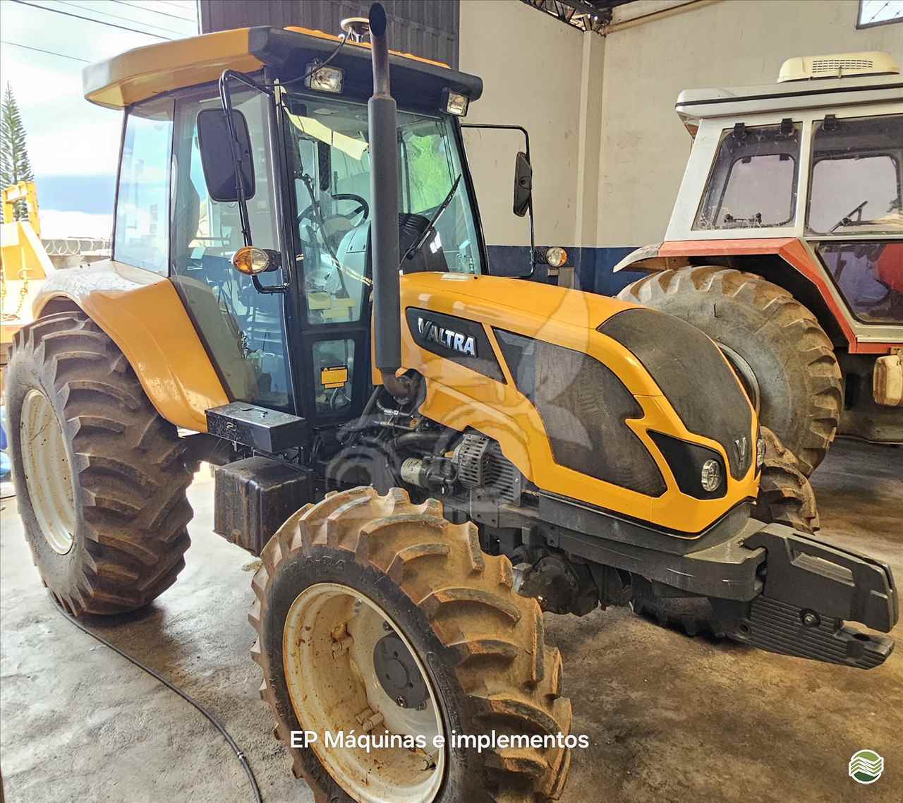 TRATOR VALTRA VALTRA A800 R Tração 4x4 EP Máquinas e Implementos Agrícolas CRISTALINA GOIAS GO