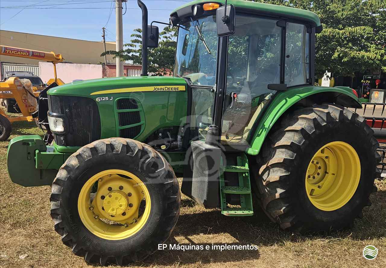 TRATOR JOHN DEERE JOHN DEERE 6125J Tração 4x4 EP Máquinas e Implementos Agrícolas CRISTALINA GOIAS GO