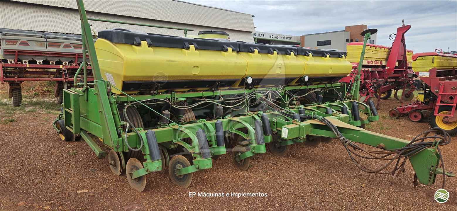 PLANTADEIRA JOHN DEERE PLANTADEIRAS 2113 EP Máquinas e Implementos Agrícolas CRISTALINA GOIAS GO