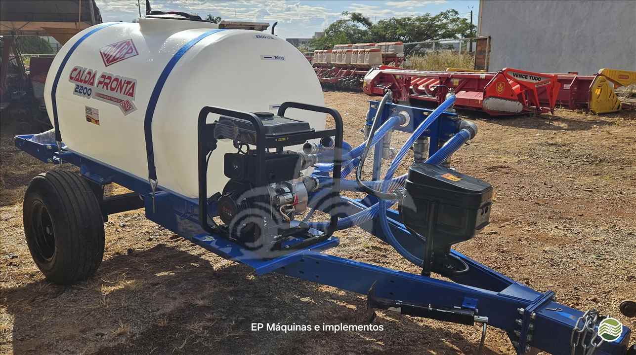 IMPLEMENTOS AGRICOLAS CARRETA CALDA PRONTA CARRETA 2.000 L EP Máquinas e Implementos Agrícolas CRISTALINA GOIAS GO