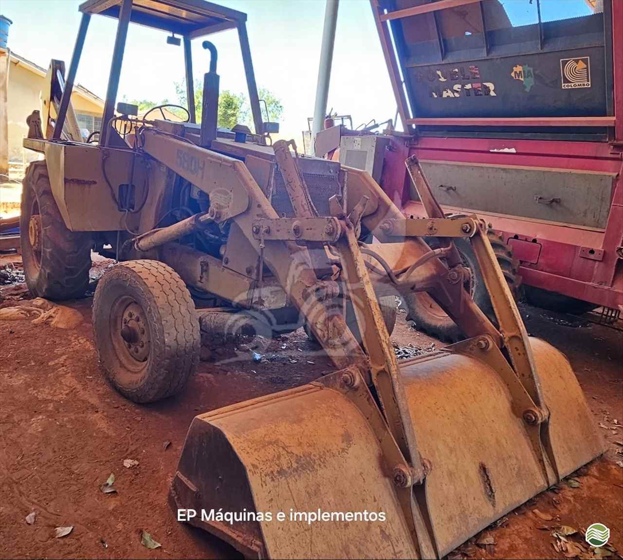 RETRO ESCAVADEIRA CASE 580H Tração 4x2 EP Máquinas e Implementos Agrícolas CRISTALINA GOIAS GO