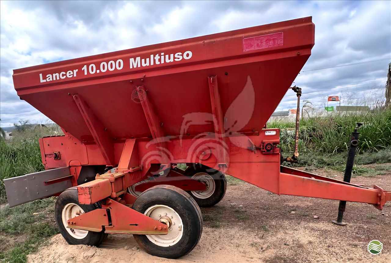 IMPLEMENTOS AGRICOLAS DISTRIBUIDOR CALCÁRIO 10000 Kg EP Máquinas e Implementos Agrícolas CRISTALINA GOIAS GO