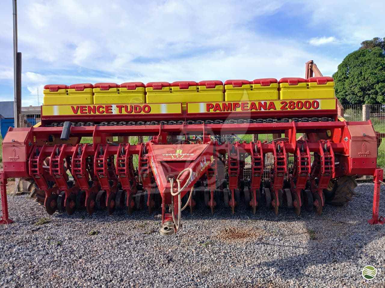 SEMEADEIRA VENCE TUDO PAMPEANA 28000 EP Máquinas e Implementos Agrícolas CRISTALINA GOIAS GO