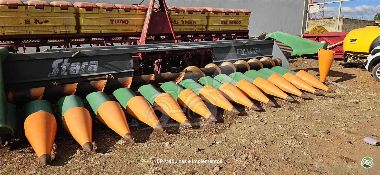 PLATAFORMA COLHEITADEIRA STARA BRAVA 6850 EP Máquinas e Implementos Agrícolas CRISTALINA GOIAS GO