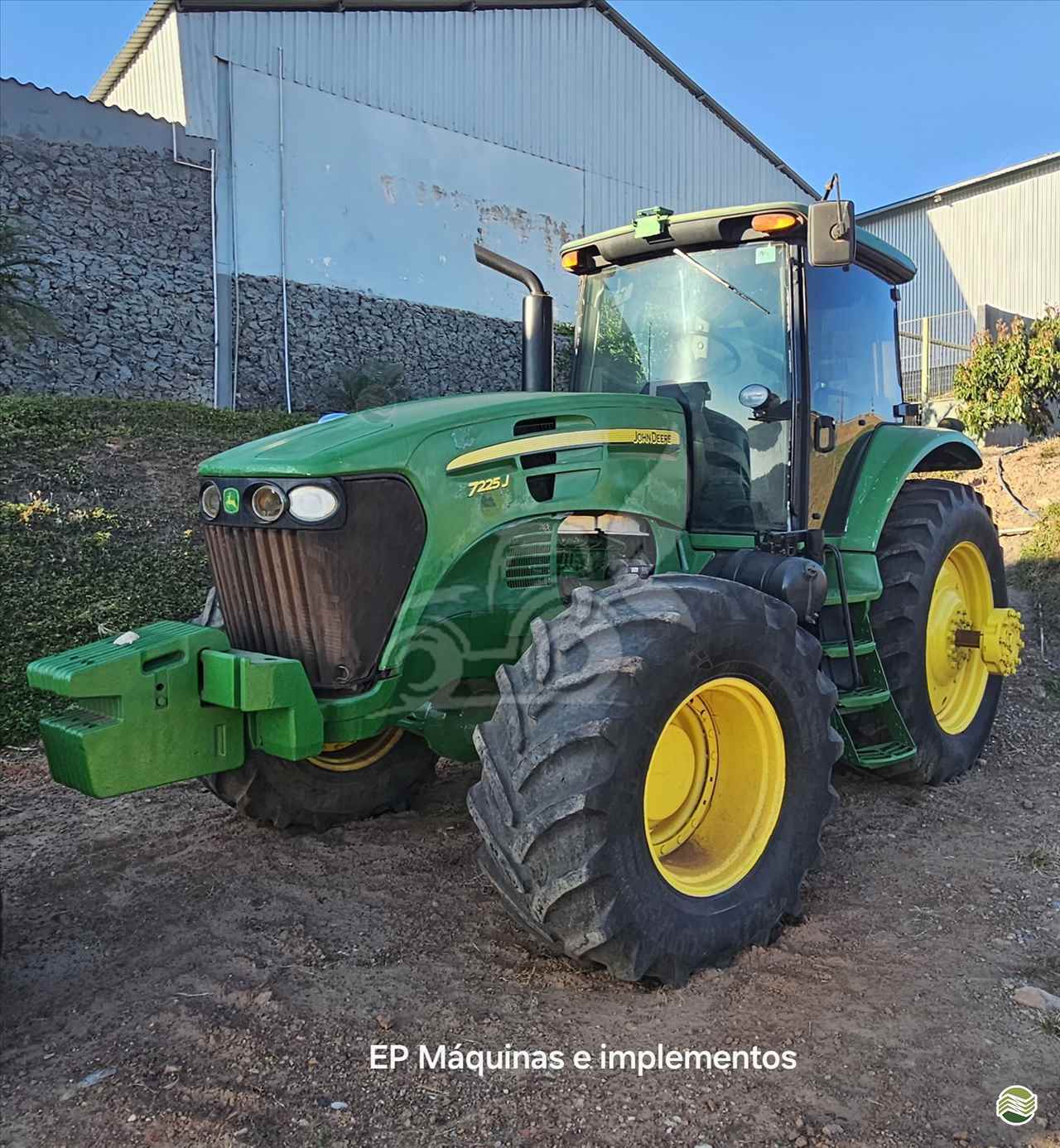 TRATOR JOHN DEERE JOHN DEERE 7230J Tração 4x4 EP Máquinas e Implementos Agrícolas CRISTALINA GOIAS GO