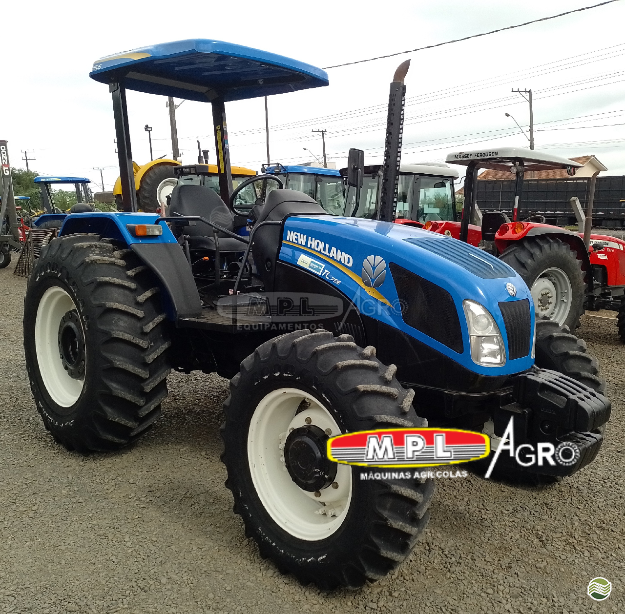 TRATOR NEW HOLLAND NEW TL 75 Tração 4x4 MPL Agro - Máquinas Agrícolas IRATI PARANÁ PR
