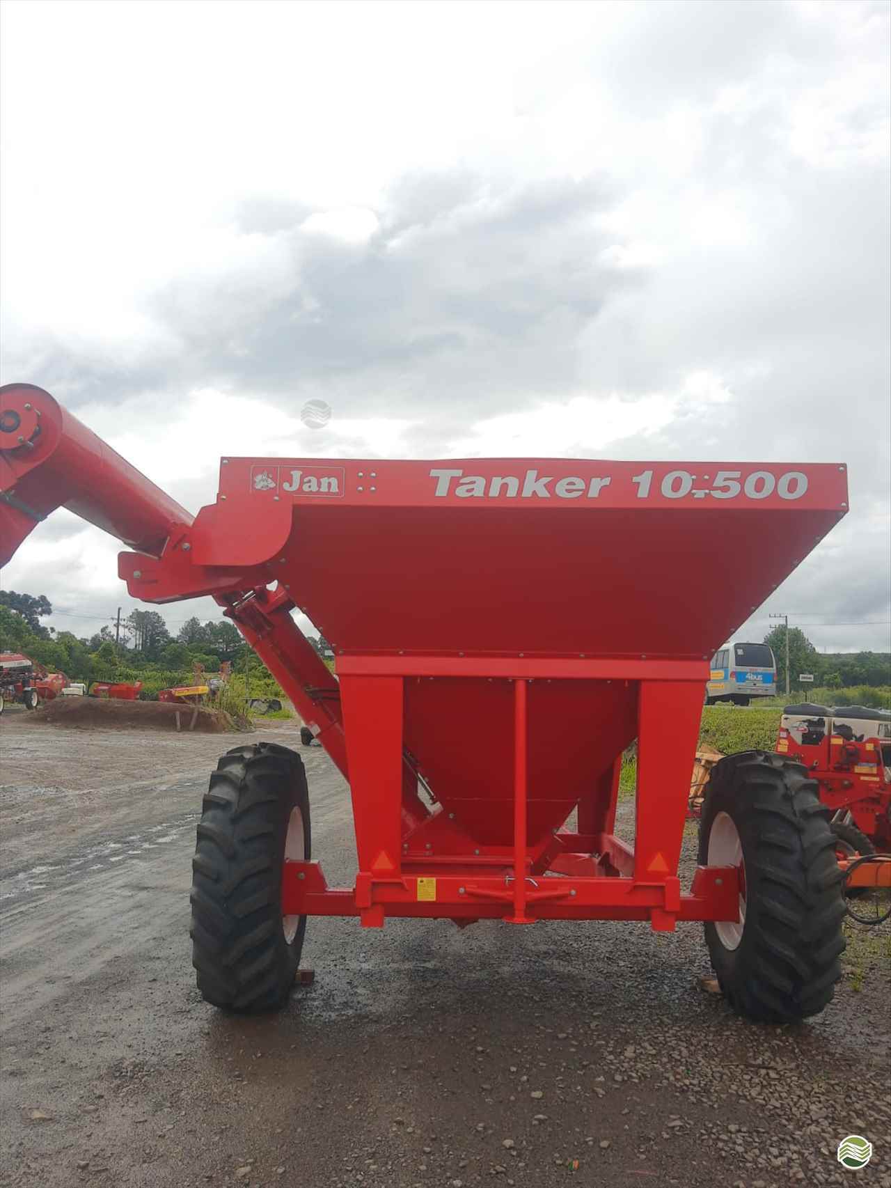 IMPLEMENTOS AGRICOLAS CARRETA BAZUKA GRANELEIRA 10500 Planjo Máquinas Agrícolas CAMPOS NOVOS SANTA CATARINA SC