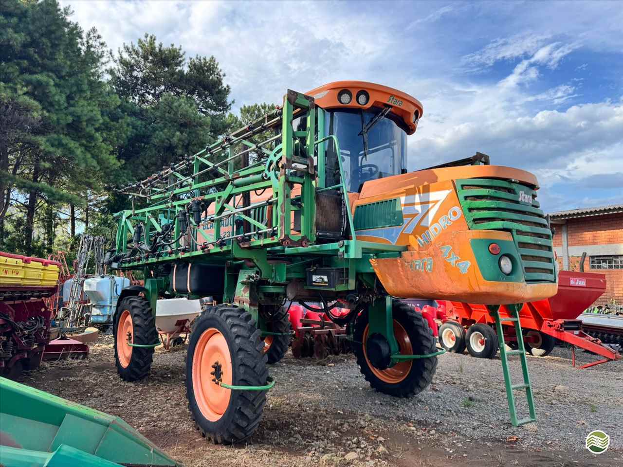 PULVERIZADOR STARA GLADIADOR 2300 Tração 4x4 Planjo Máquinas Agrícolas CAMPOS NOVOS SANTA CATARINA SC