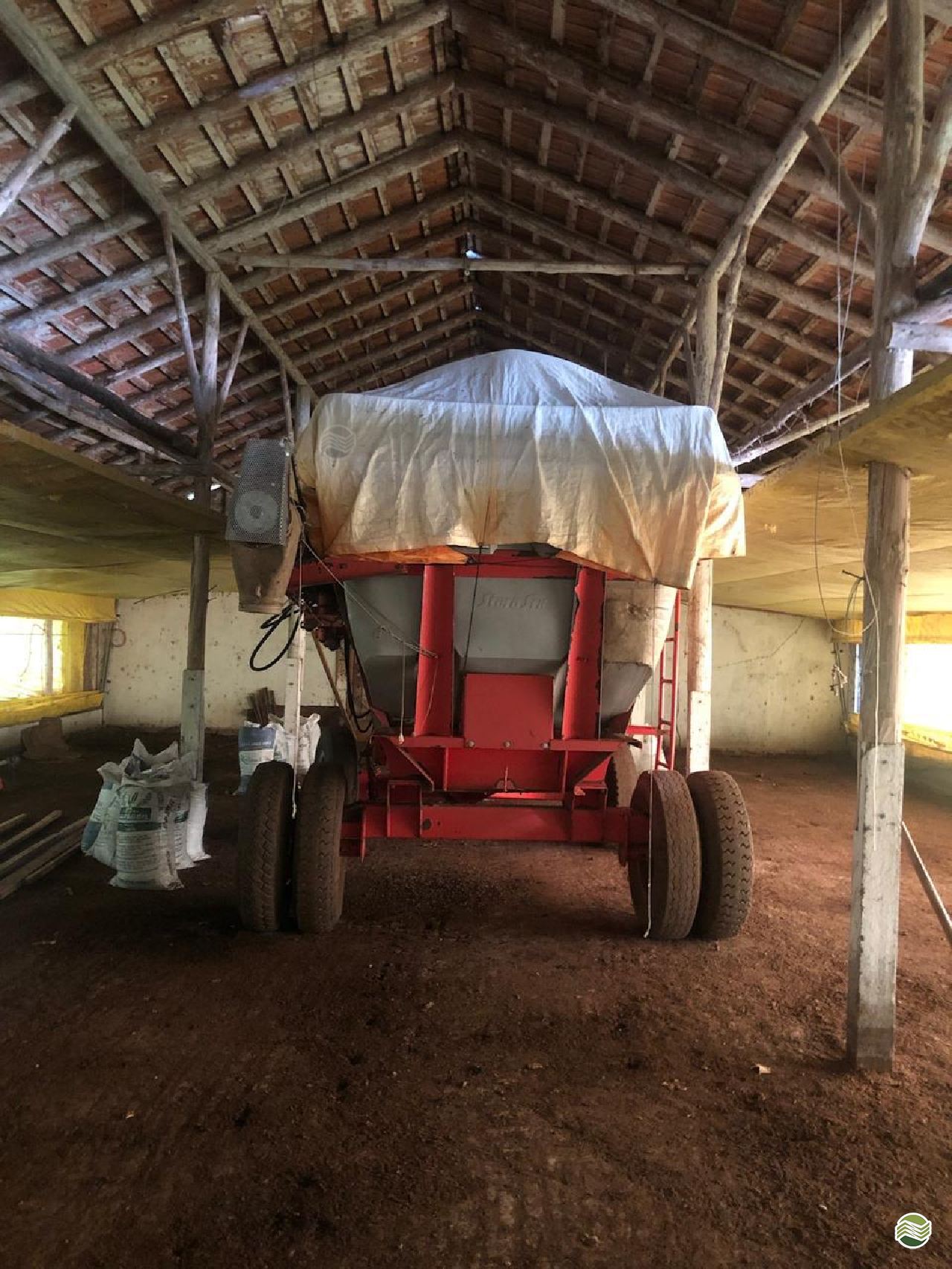 IMPLEMENTOS AGRICOLAS CARRETA BAZUKA GRANELEIRA 15000 Planjo Máquinas Agrícolas CAMPOS NOVOS SANTA CATARINA SC