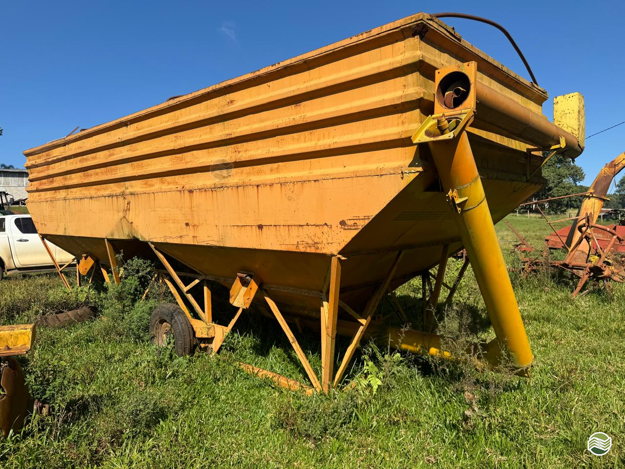 IMPLEMENTOS AGRICOLAS CARRETA BAZUKA GRANELEIRA 33000 Planjo Máquinas Agrícolas CAMPOS NOVOS SANTA CATARINA SC