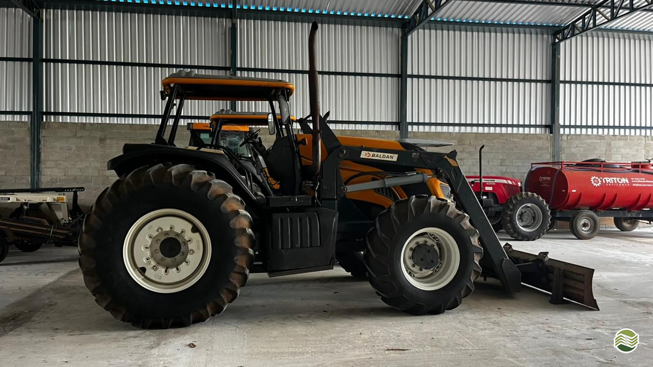 TRATOR VALTRA VALTRA BH 194 Tração 4x4 CR Máquinas Agrícolas CASSILANDIA MATO GROSSO DO SUL MS