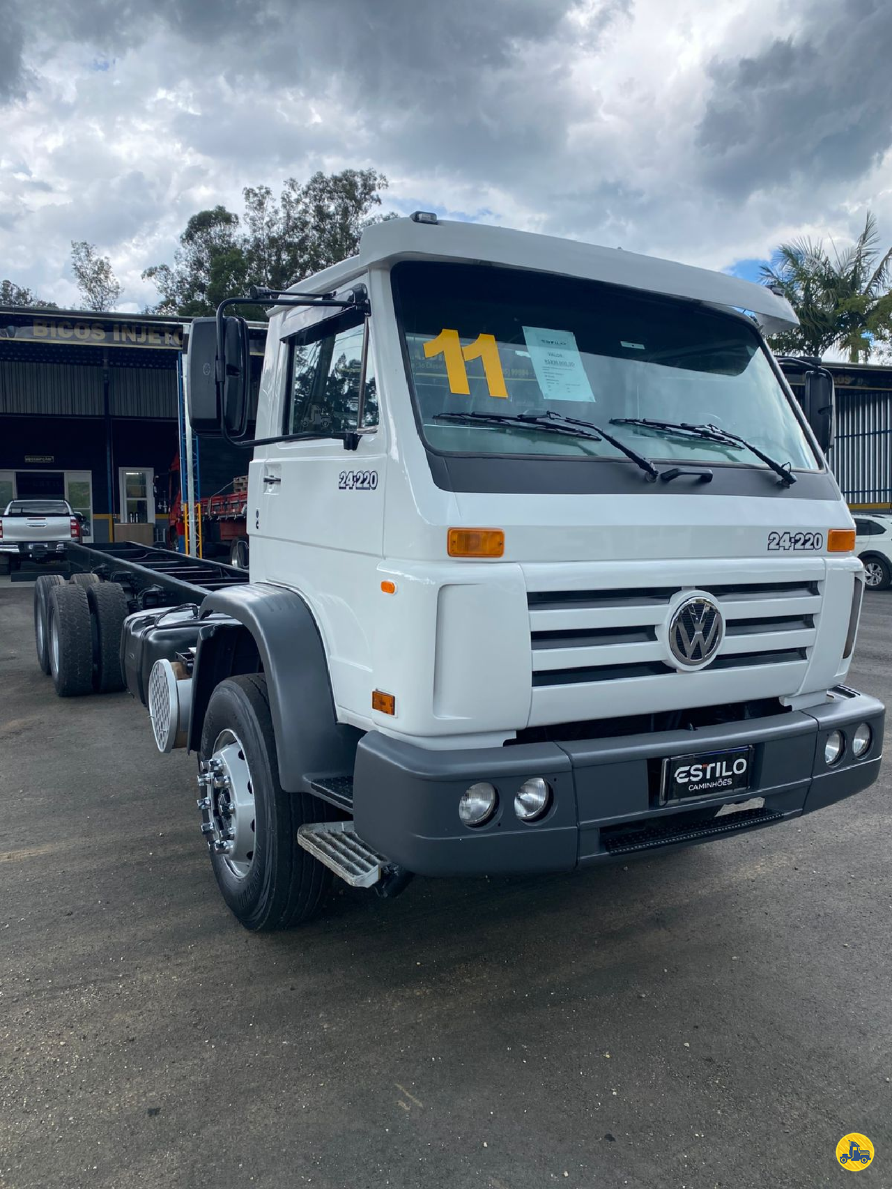 CAMINHAO VOLKSWAGEN VW 24220 Chassis Truck 6x2 Estilo Caminhões POUSO ALEGRE MINAS GERAIS MG