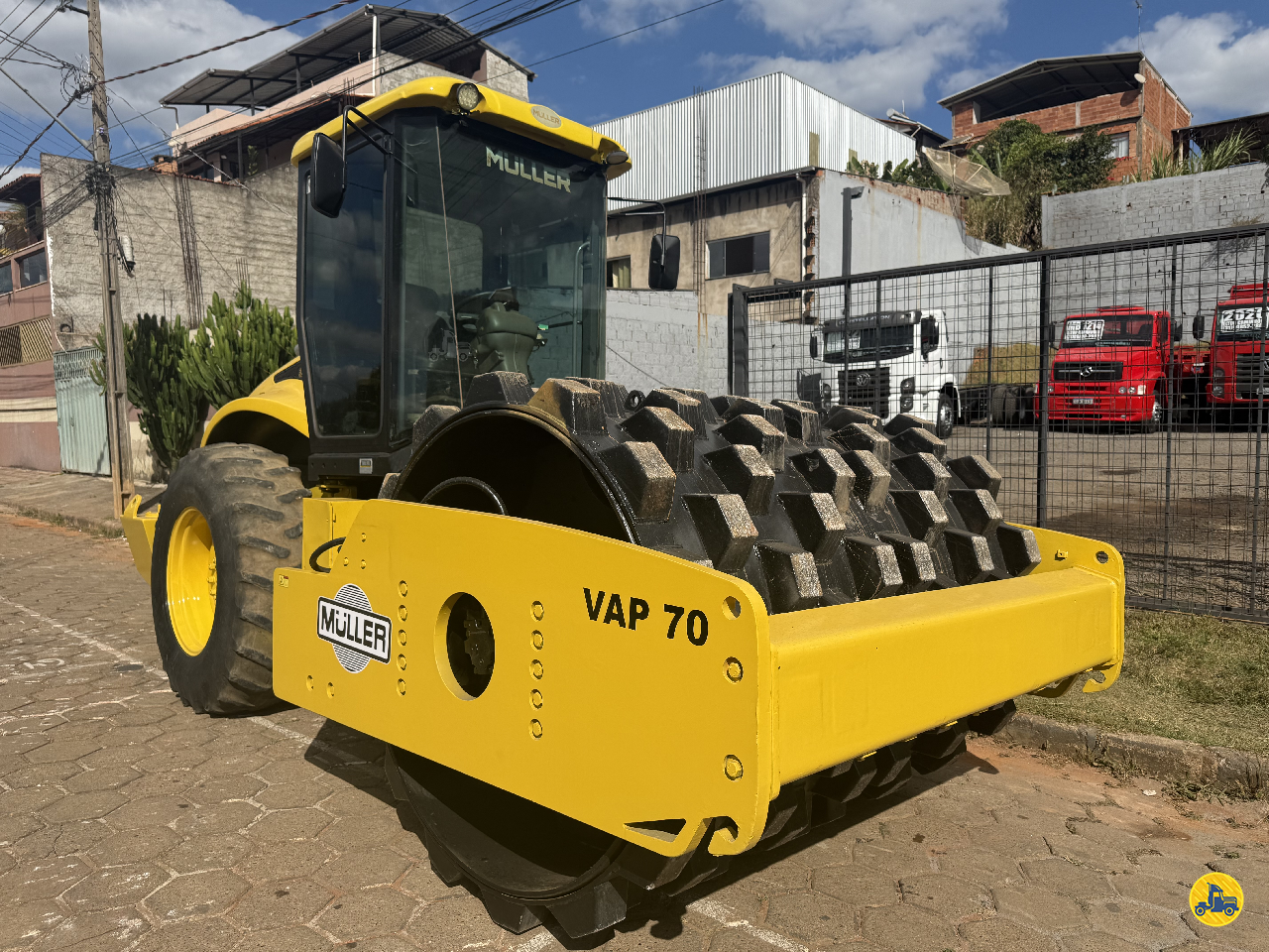 ROLO COMPACTADOR MULLER VAP70 Elton Caminhões JOAO MONLEVADE MINAS GERAIS MG