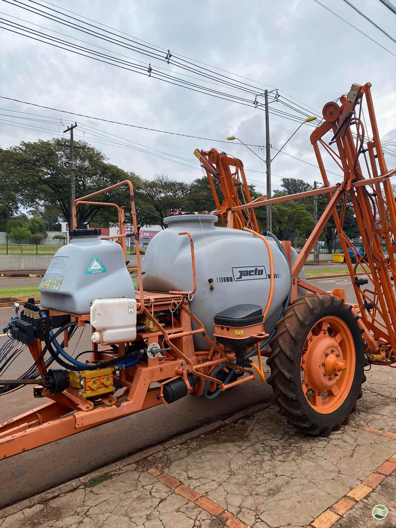 PULVERIZADOR JACTO ADVANCE 2000 AM18 Arrasto Toledo Tratores PR TOLEDO PARANÁ PR