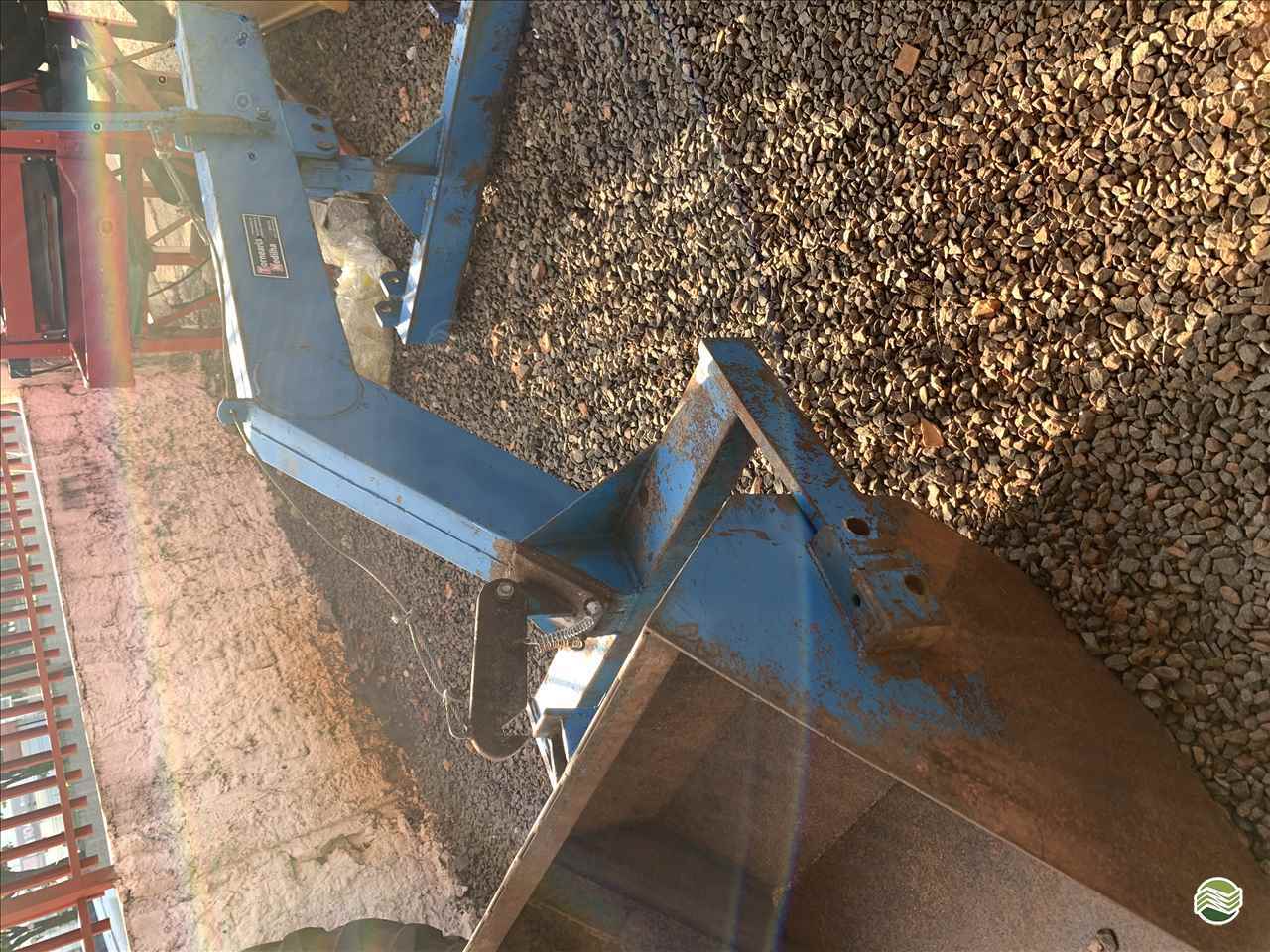 IMPLEMENTOS AGRICOLAS CONCHA HIDRÁULICA CONCHA TRASEIRA Toledo Tratores PR TOLEDO PARANÁ PR