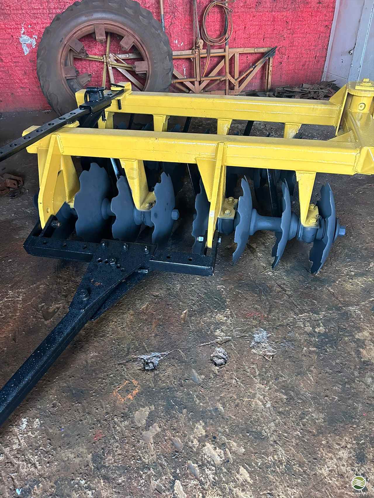 IMPLEMENTOS AGRICOLAS GRADE ARADORA ARADORA 16 DISCOS Toledo Tratores PR TOLEDO PARANÁ PR