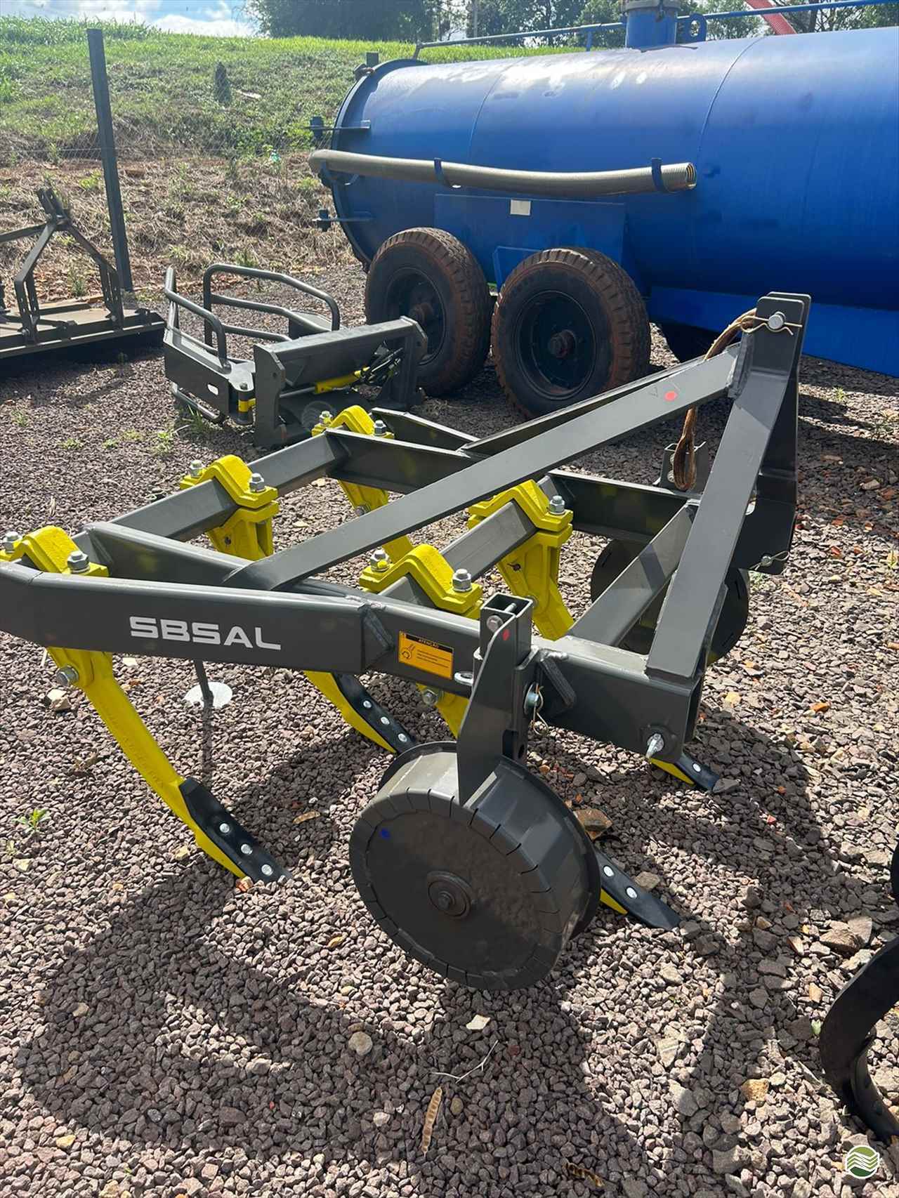 IMPLEMENTOS AGRICOLAS SUBSOLADOR 5 HASTES Toledo Tratores PR TOLEDO PARANÁ PR