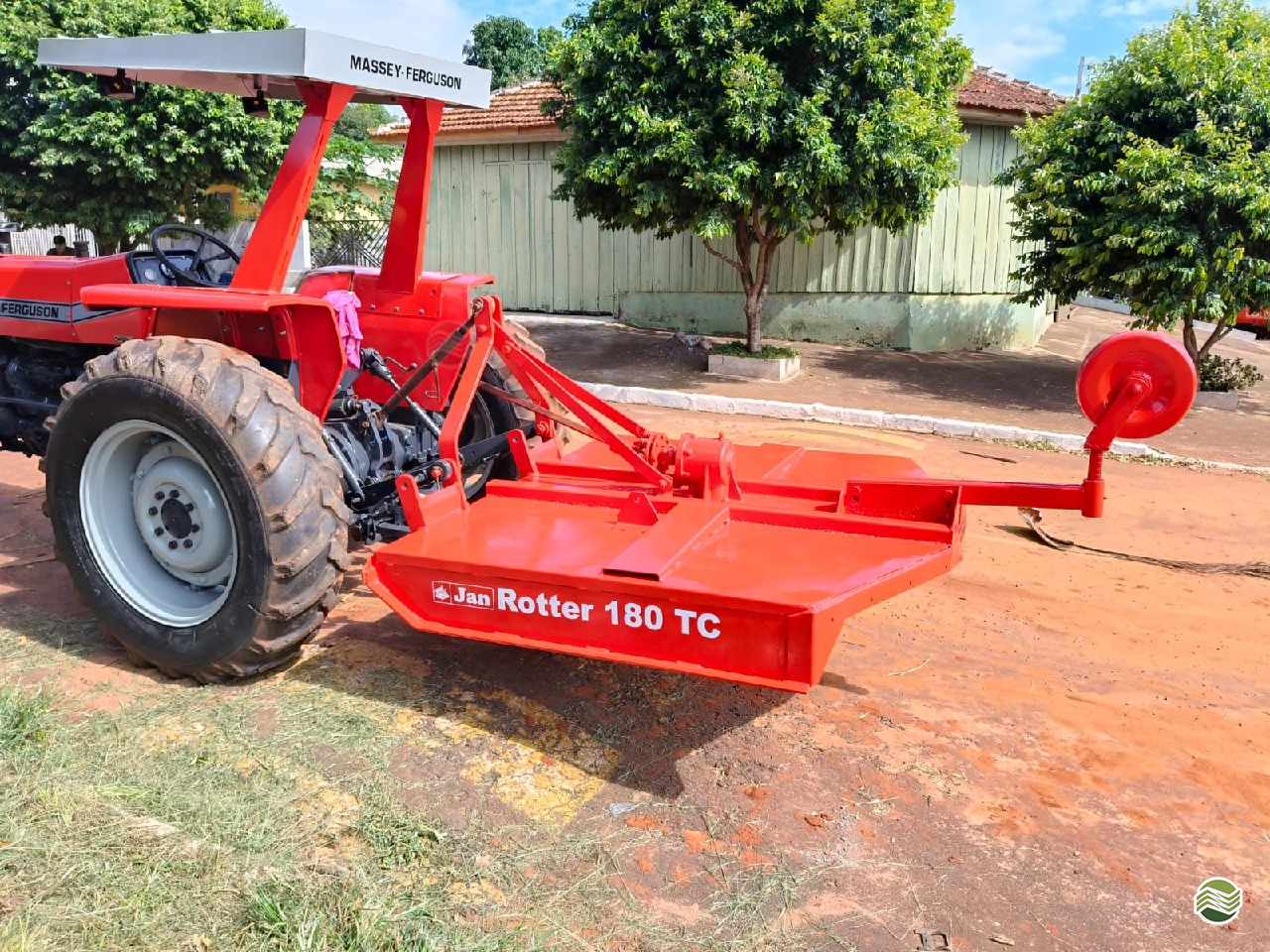 IMPLEMENTOS AGRICOLAS ROCADEIRA ROCADEIRA HIDRÁULICA Toledo Tratores PR TOLEDO PARANÁ PR