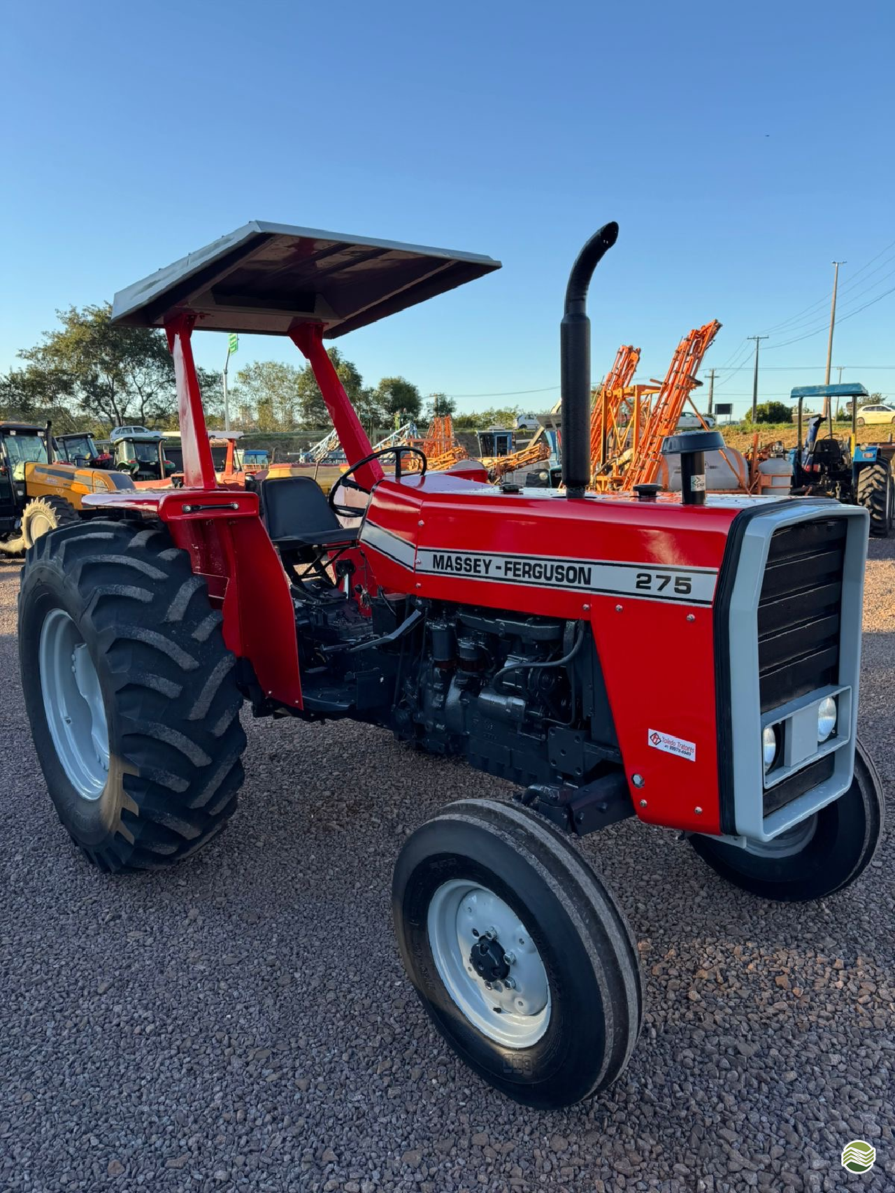 TRATOR MASSEY FERGUSON MF 275 Tração 4x2 Toledo Tratores PR TOLEDO PARANÁ PR
