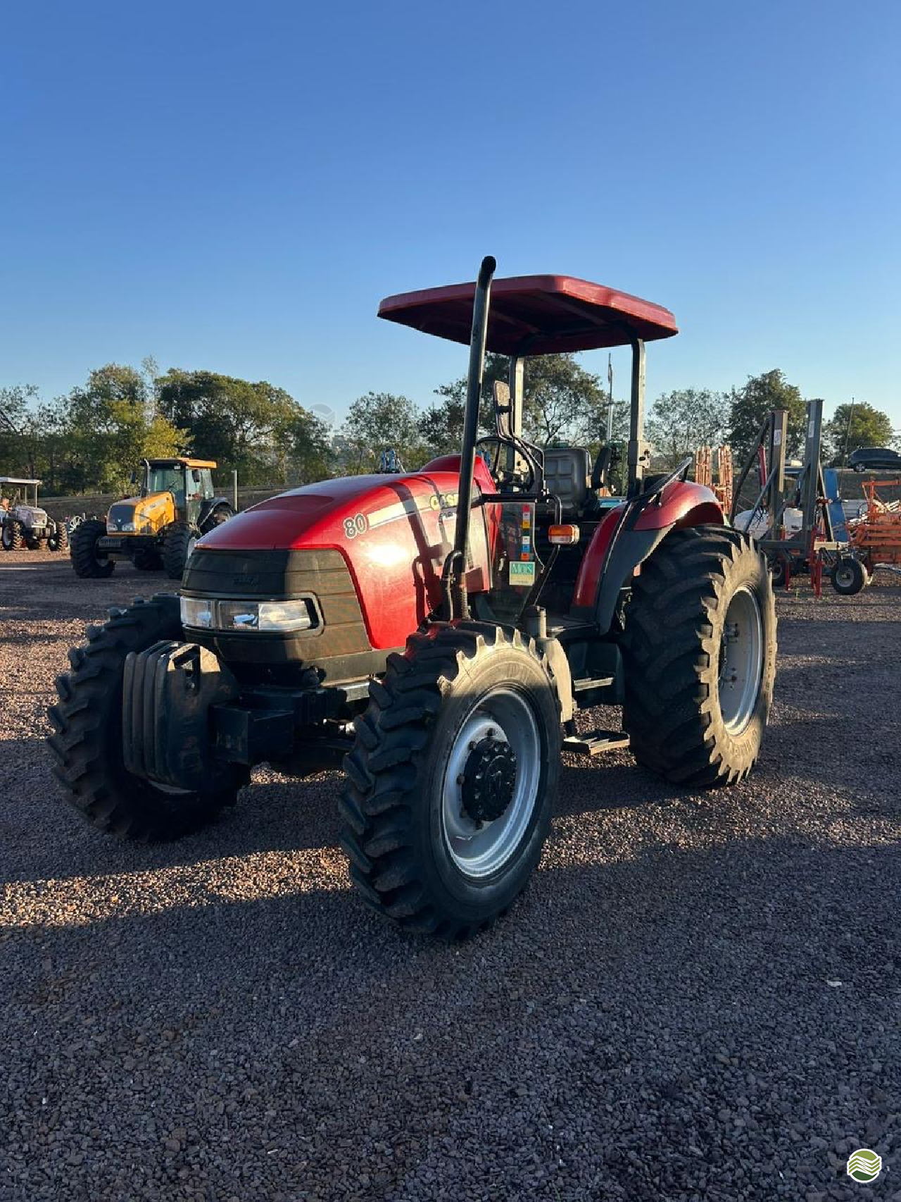TRATOR CASE CASE Farmall 80 Tração 4x4 Toledo Tratores PR TOLEDO PARANÁ PR