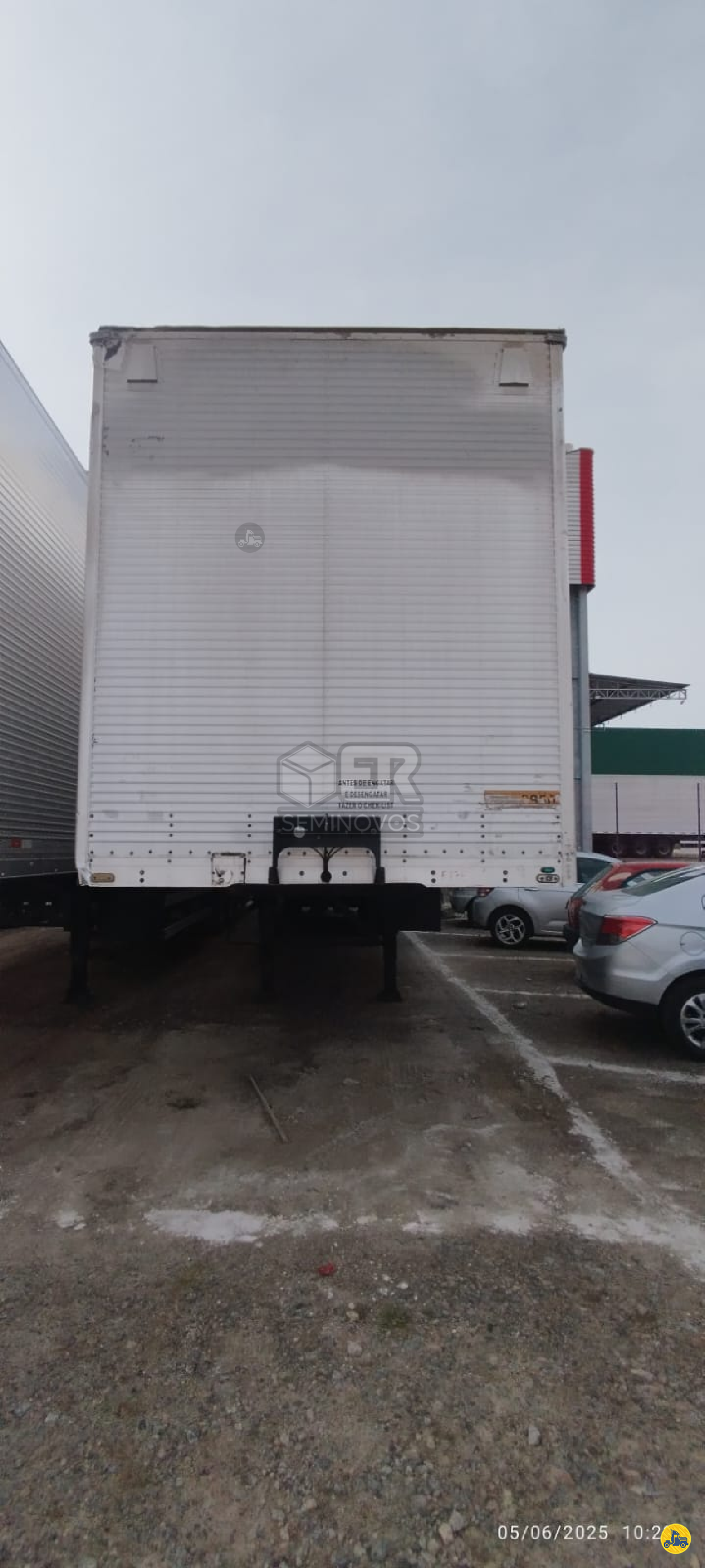 CARRETA SEMI-REBOQUE BAU FURGÃO ER Seminovos ATIBAIA SÃO PAULO SP