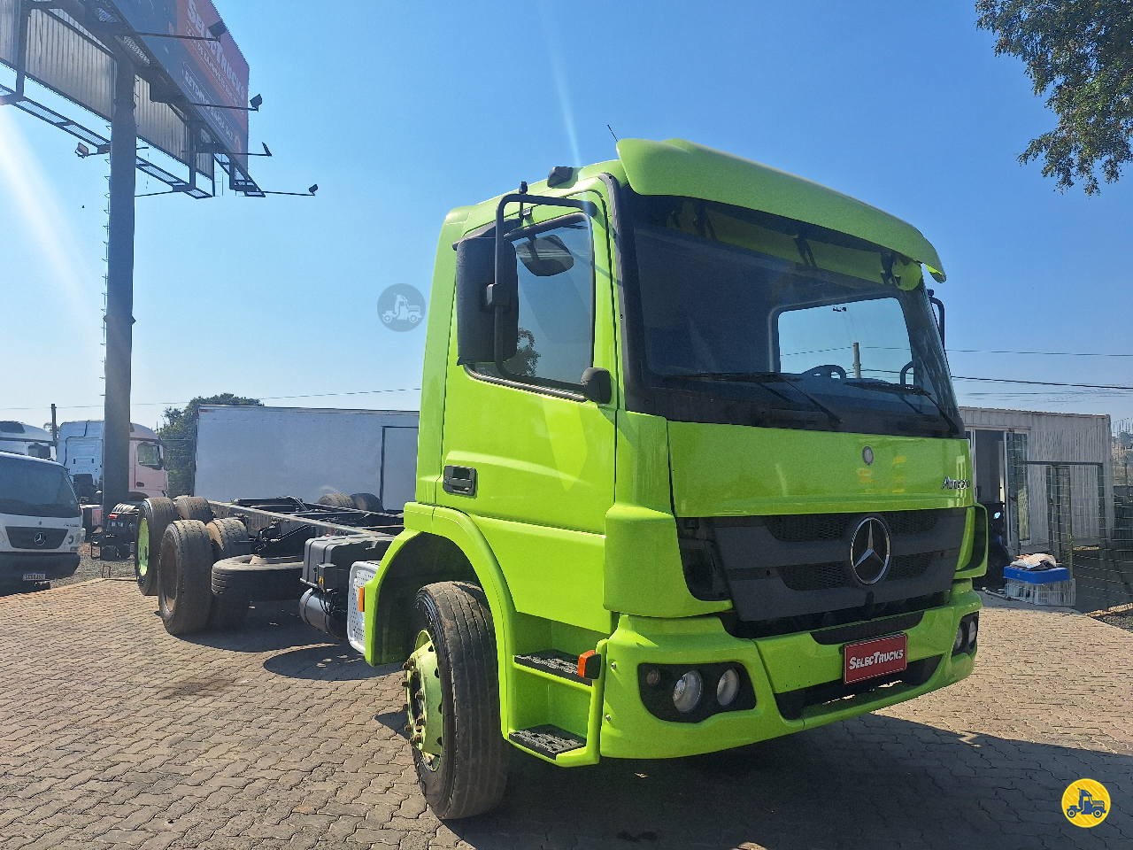CAMINHAO MERCEDES-BENZ MB 2426 Chassis Truck 6x2 SelecTrucks - Limeira SP LIMEIRA SÃO PAULO SP