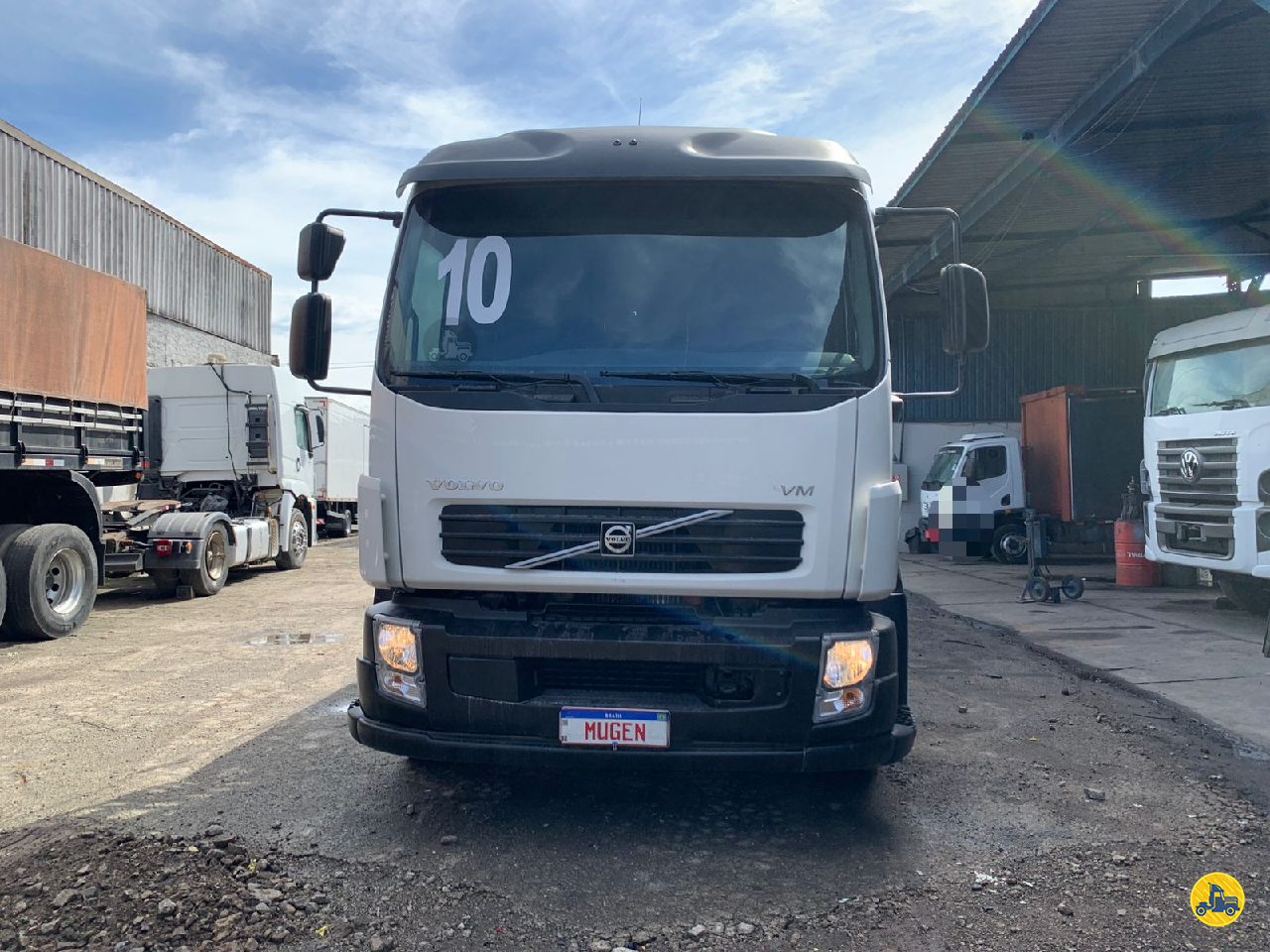 CAMINHAO VOLVO VOLVO VM 260 Carga Seca Truck 6x2 Mugen Caminhões GUARULHOS SÃO PAULO SP